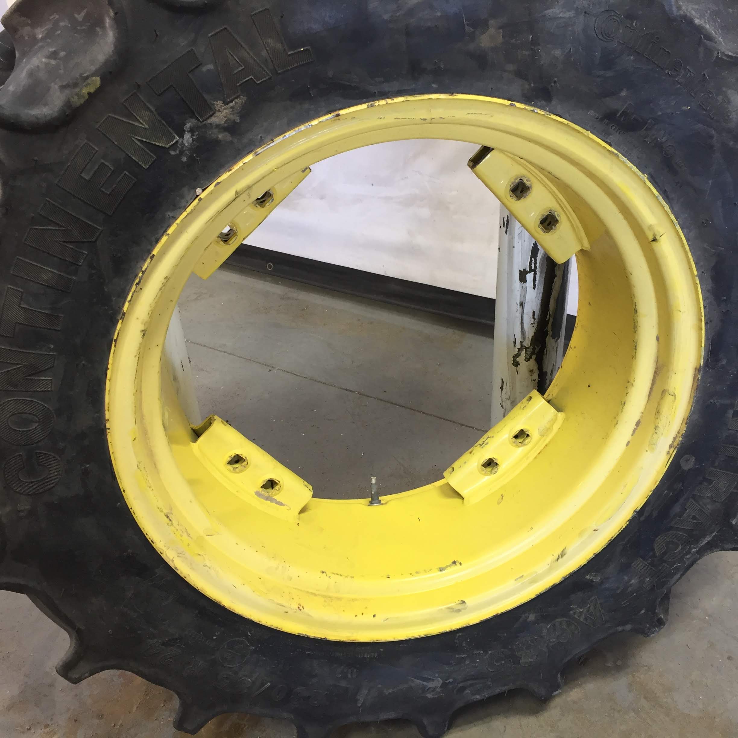 24''D x 10''W Rim with Clamp/U-Clamp (groups of 2 bolts) Wheel WS002373