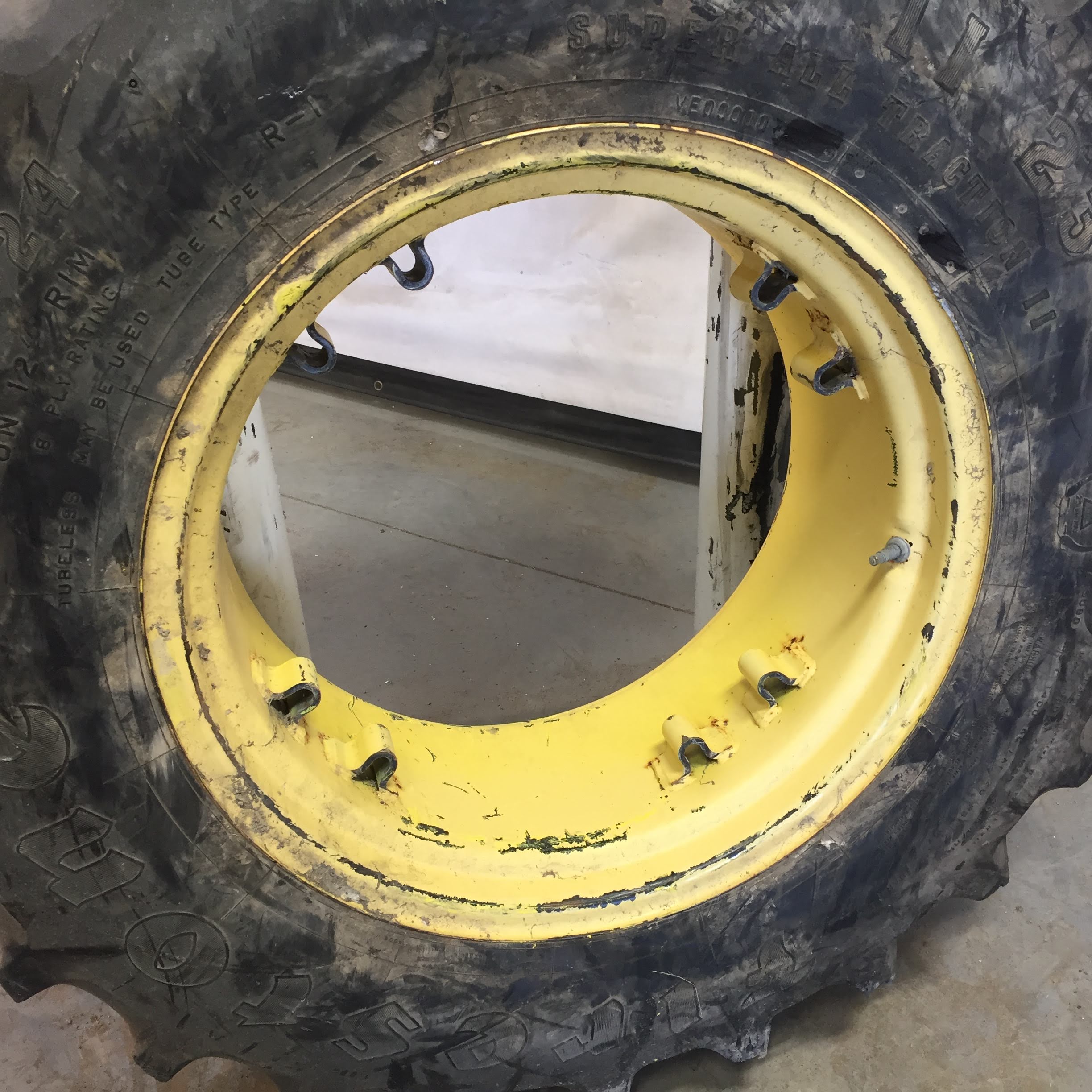 24''D x 12''W Rim with Clamp/Loop Style (groups of 2 bolts) Wheel WS002375