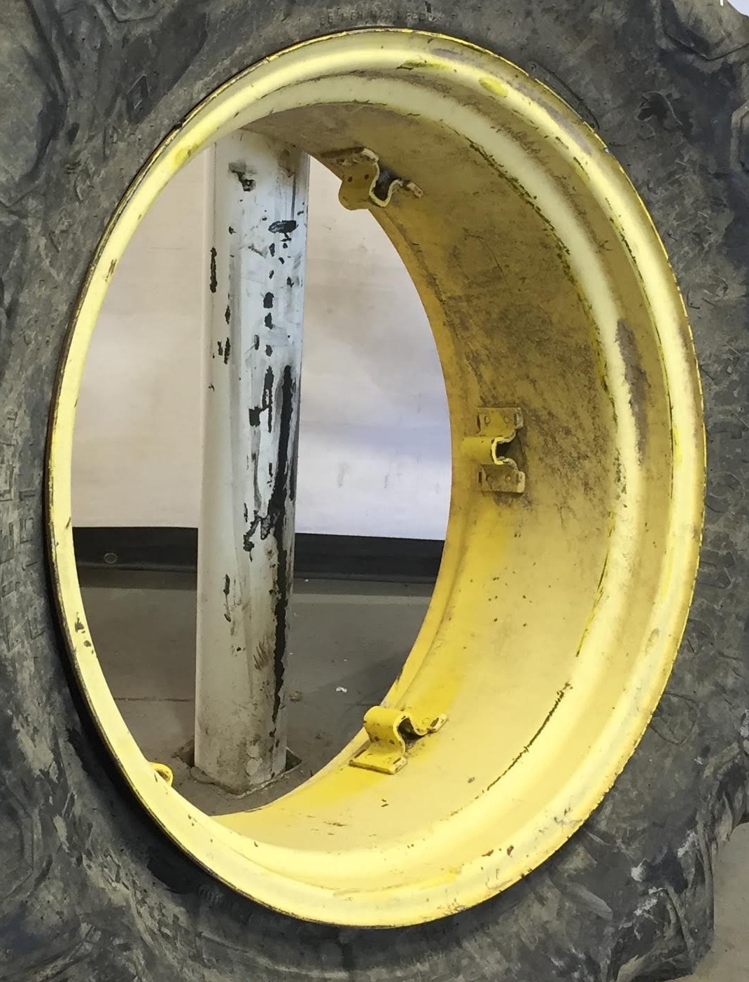 28''D x 12''W Rim with Clamp/Loop Style Wheel WS002383