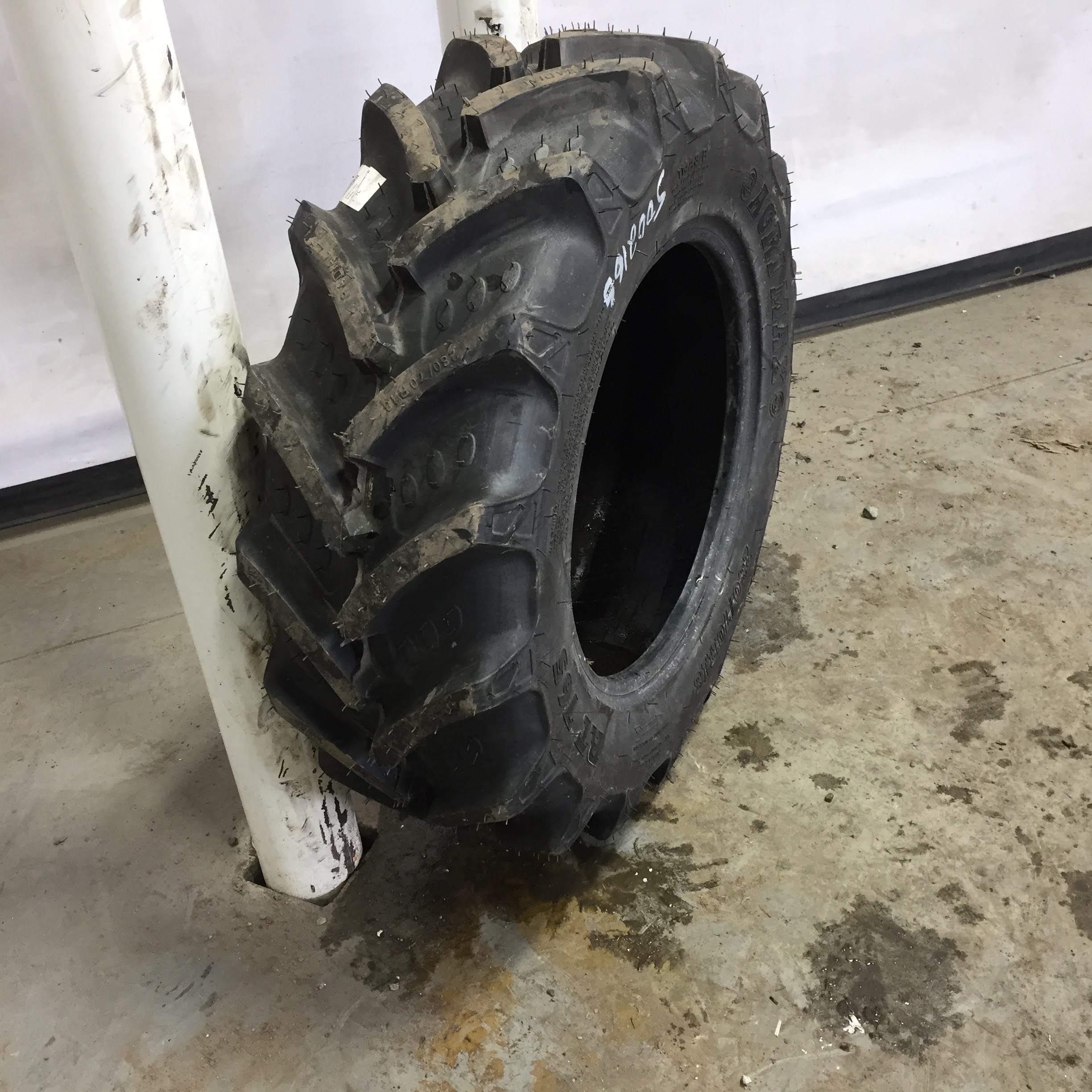 280/70R18 BKT Tires Agrimax RT 765 R-1W Tire S002166