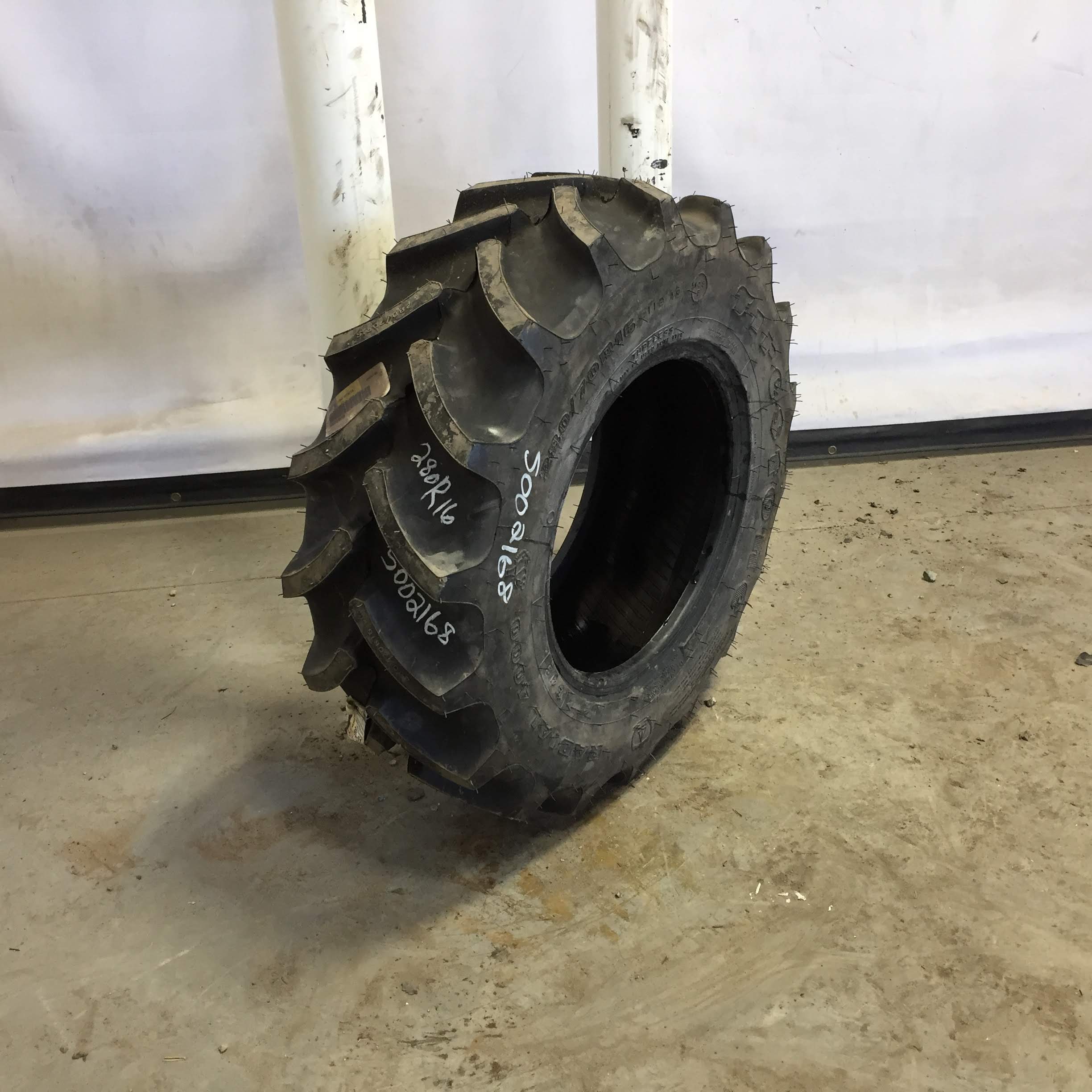 280/70R16 Firestone Radial 4000 R-1W Tire S002168