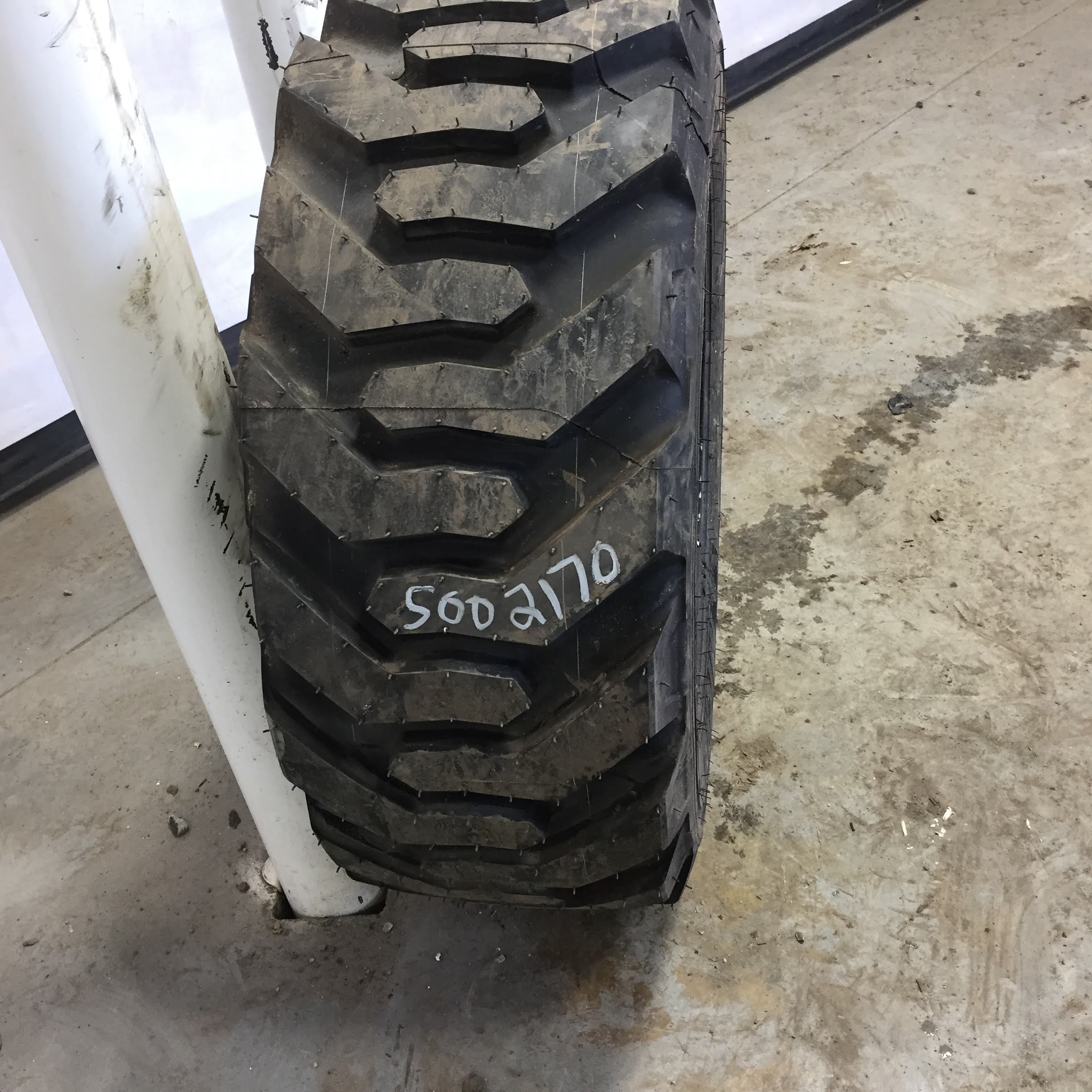305/70R16.5 Michelin Bibsteel All-Terrain L-3 Tire S002170