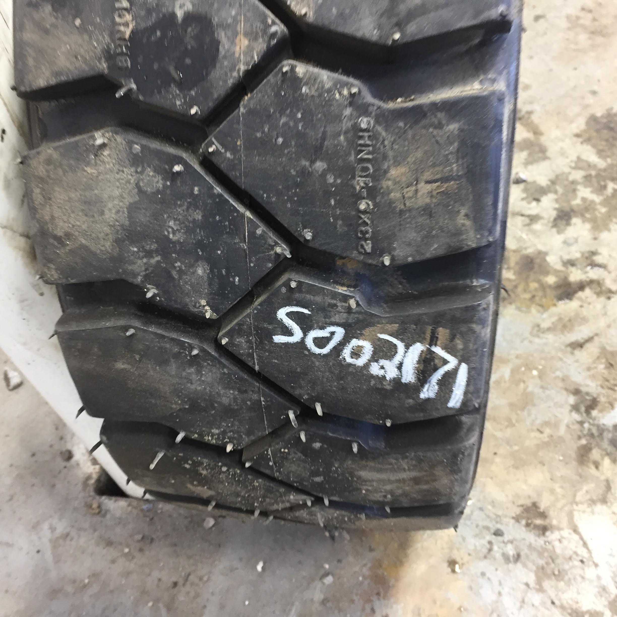 23/9.00-10 Nortec Superlugs 800 IND Tire S002171