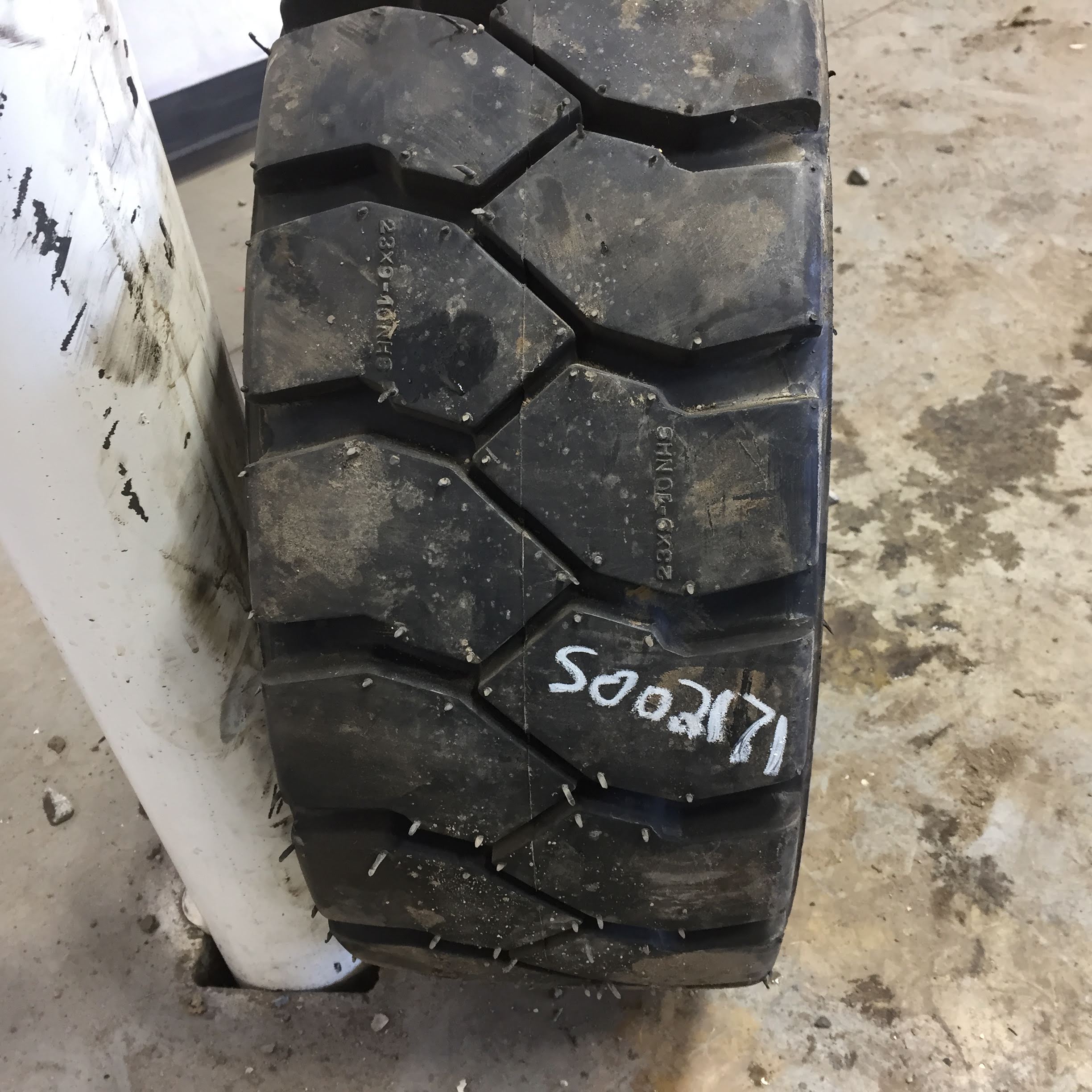 23/9.00-10 Nortec Superlugs 800 IND Tire S002171