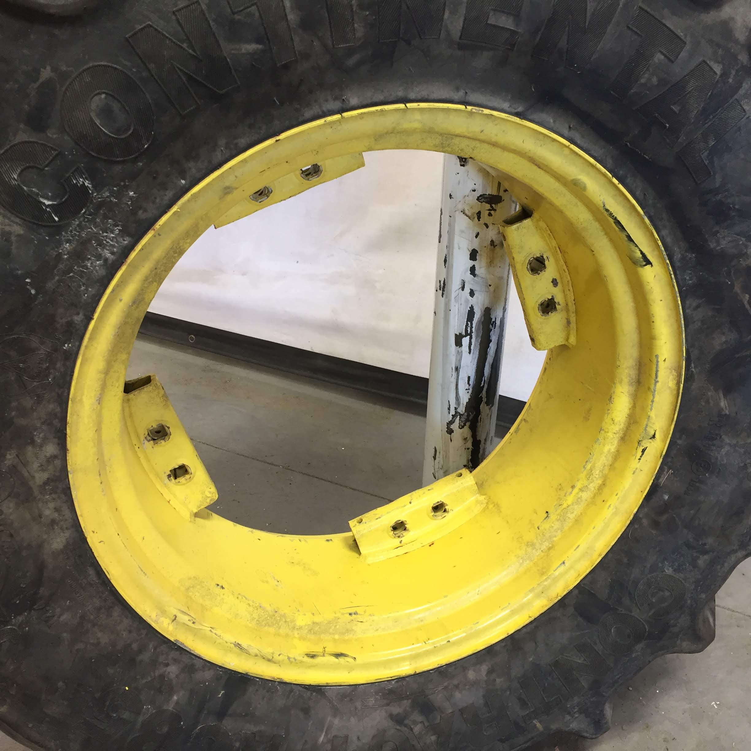 24''D x 10''W Rim with Clamp/U-Clamp (groups of 2 bolts) Wheel WS002381