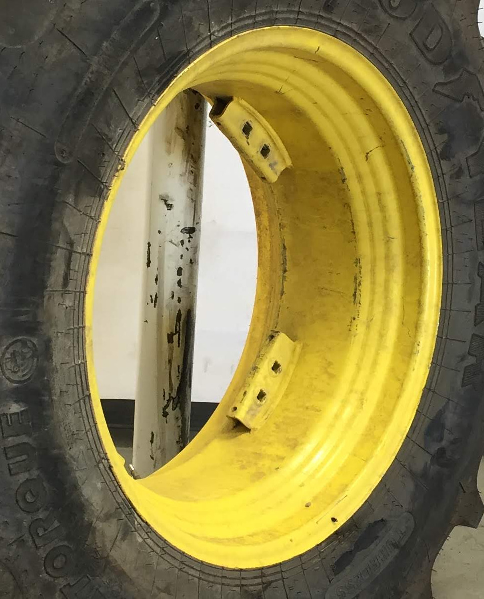 30''D x 15''W Rim with Clamp/U-Clamp (groups of 2 bolts) Wheel WS002395