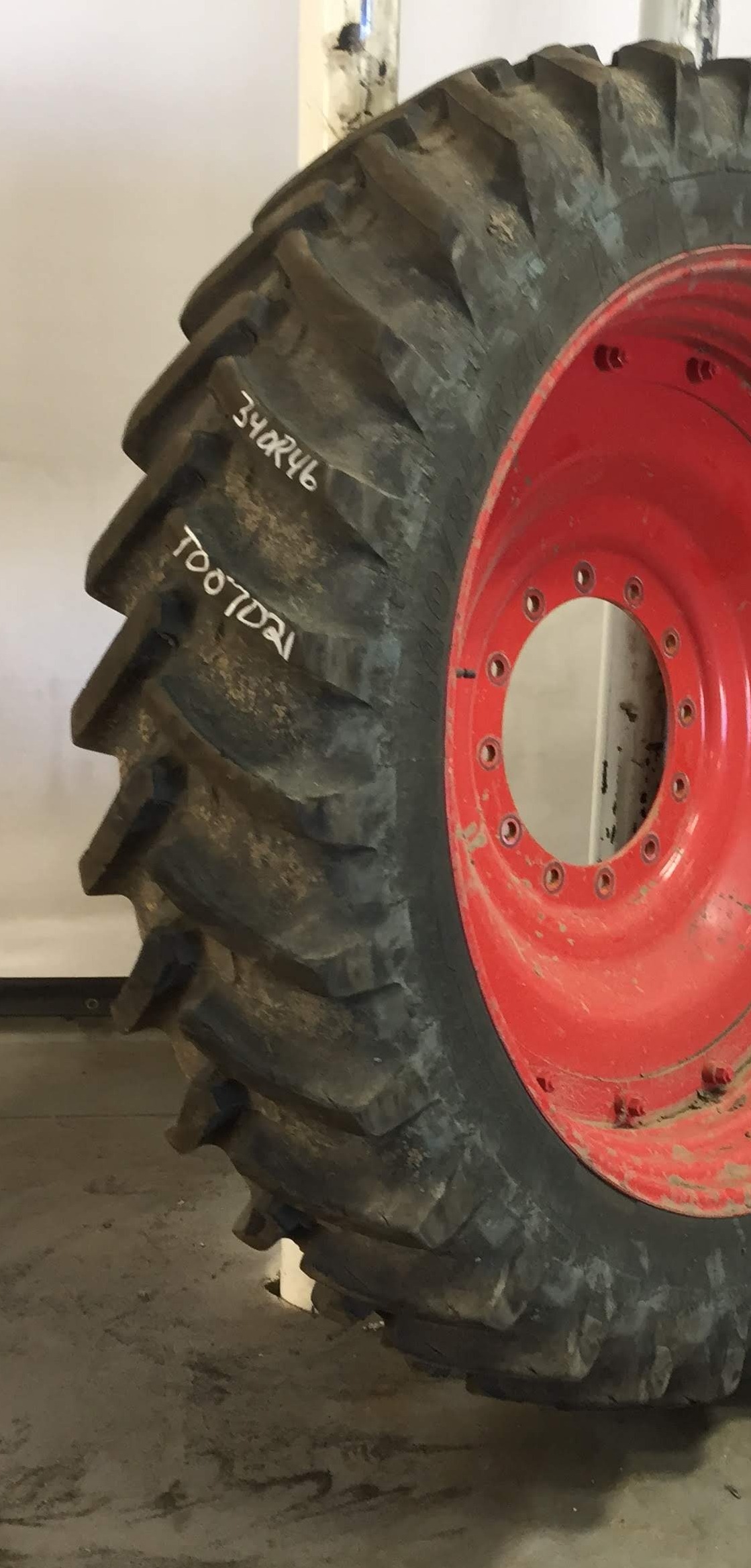 340/85R46 Michelin AgriBib Row Crop R-1W Tire RT007121