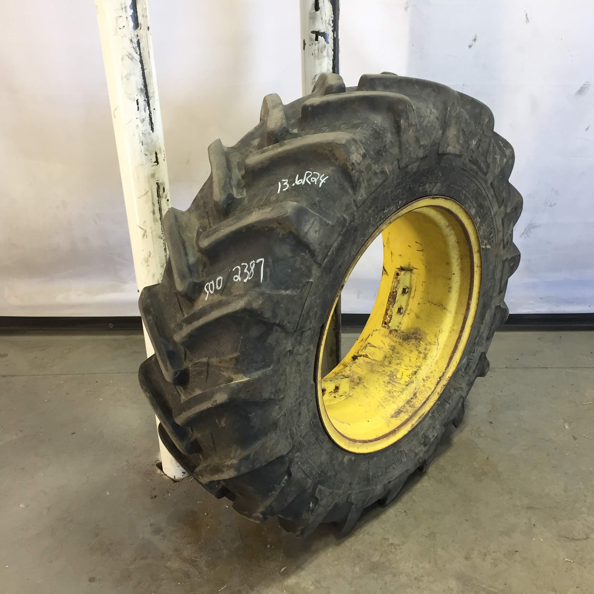 13.6/R24 Michelin AgriBib R-1W Tire RS002387