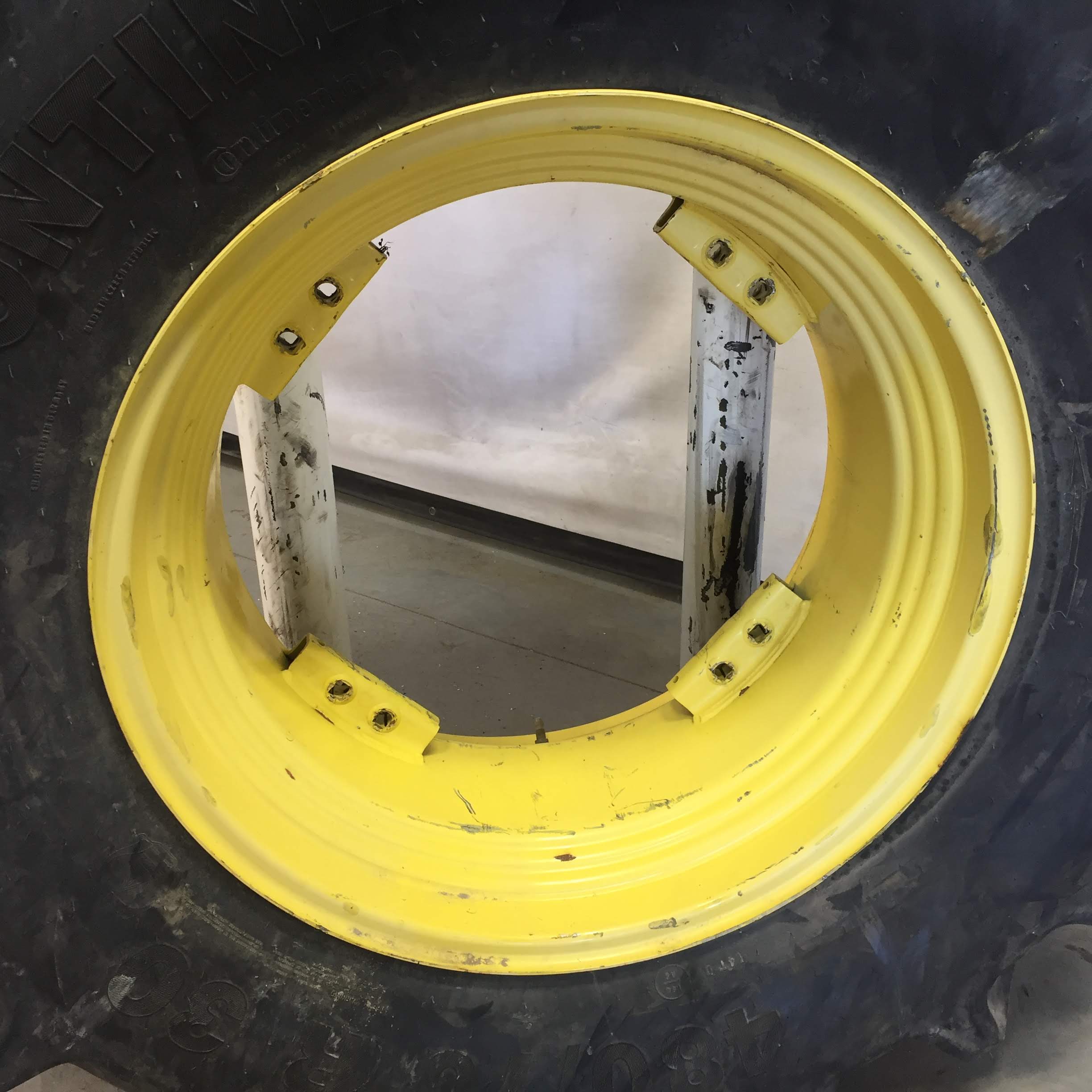 30''D x 15''W Rim with Clamp/U-Clamp (groups of 2 bolts) Wheel WS002388