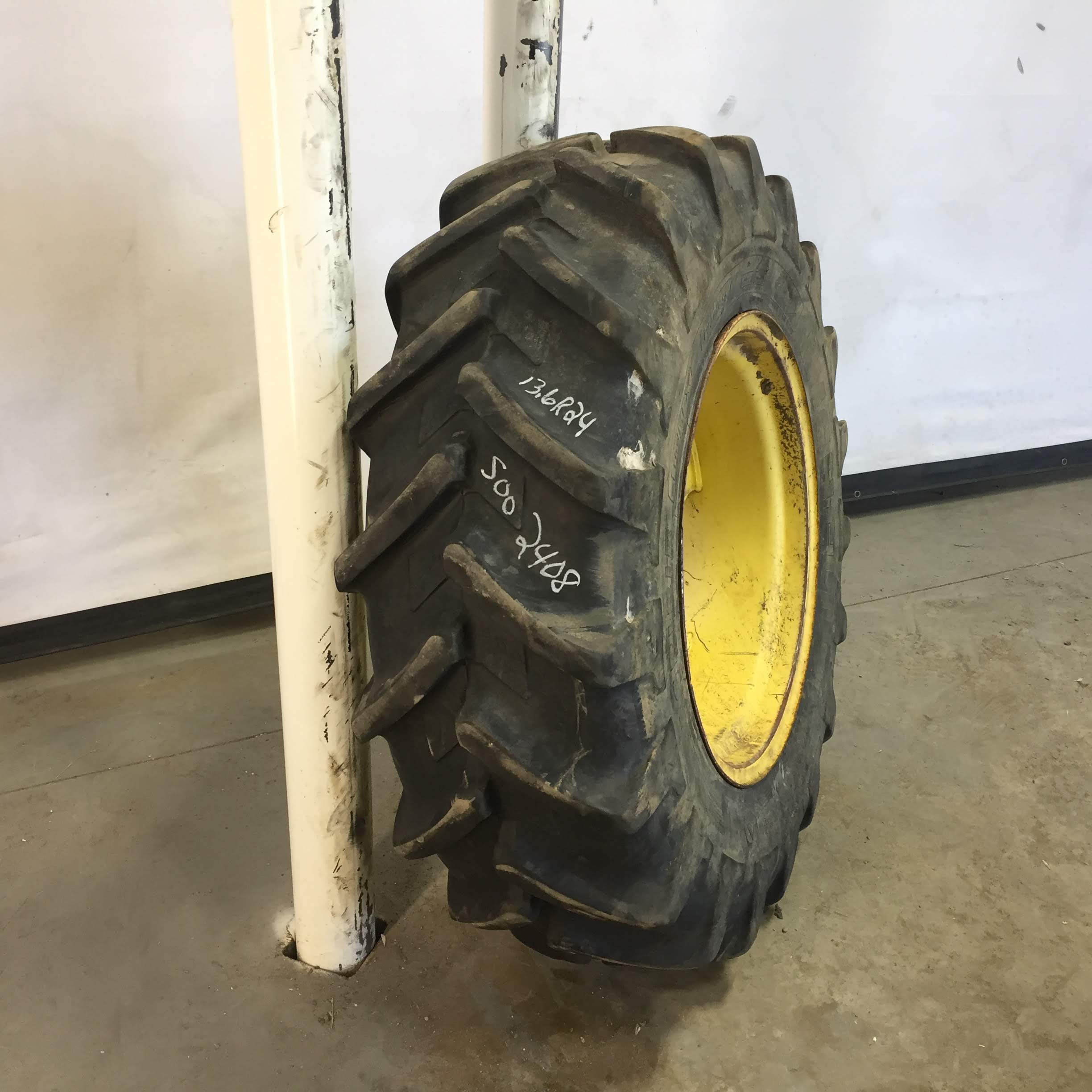 13.6/R24 Michelin AgriBib R-1W Tire-Wheel Assembly S002408