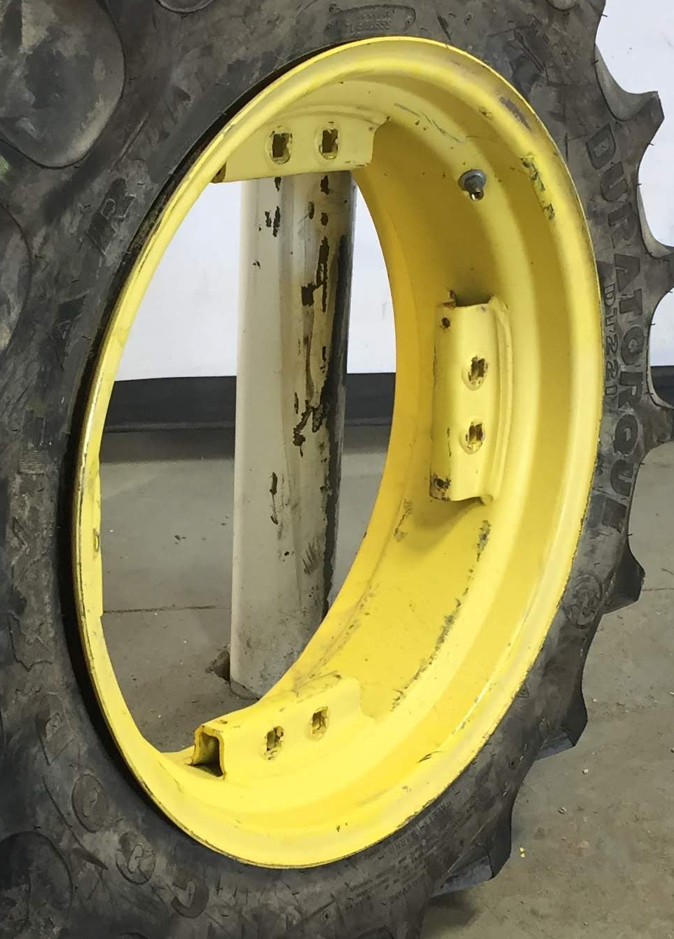 24''D x 8''W Rim with Clamp/U-Clamp (groups of 2 bolts) Wheel WS002409