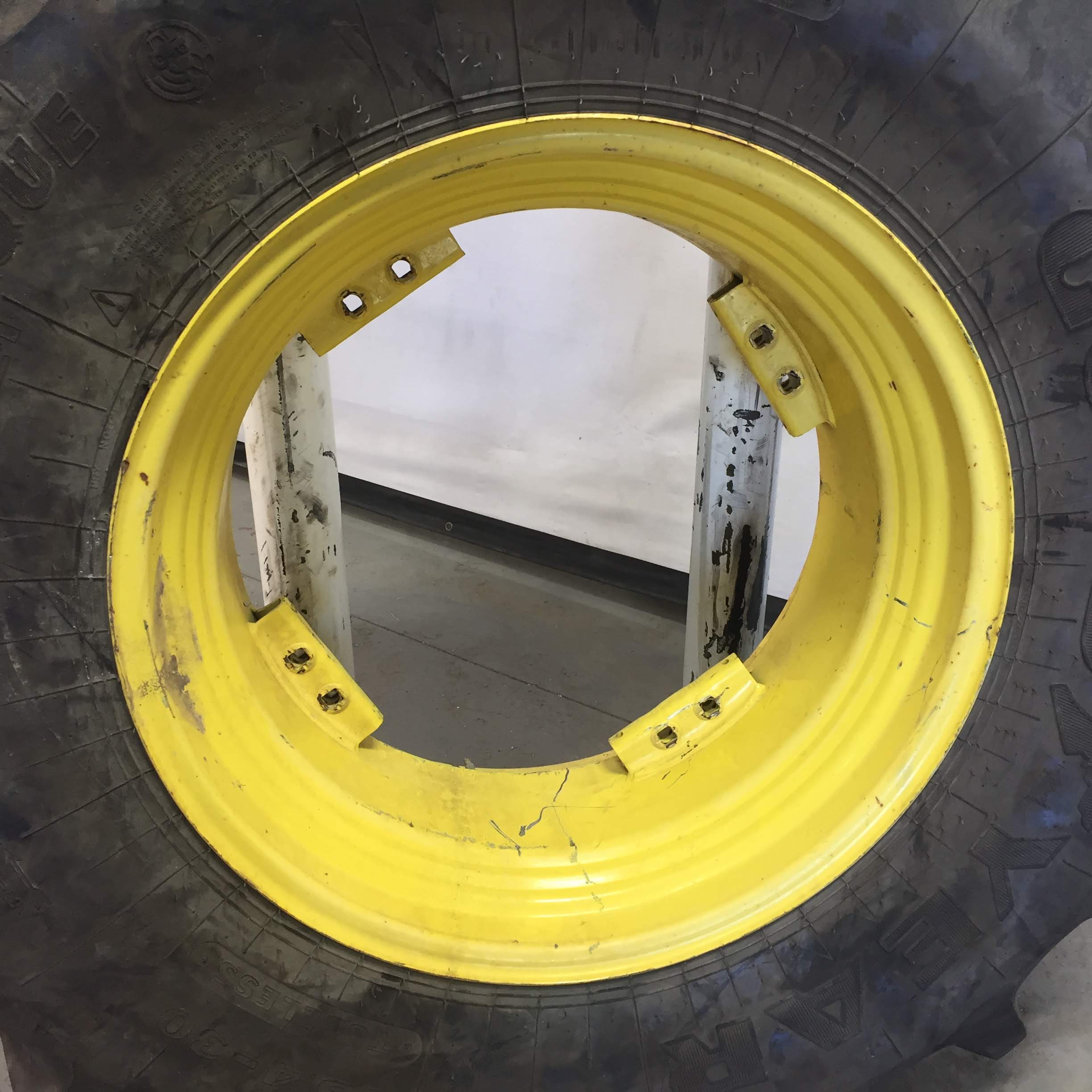 30''D x 15''W Rim with Clamp/U-Clamp (groups of 2 bolts) Wheel WS002410