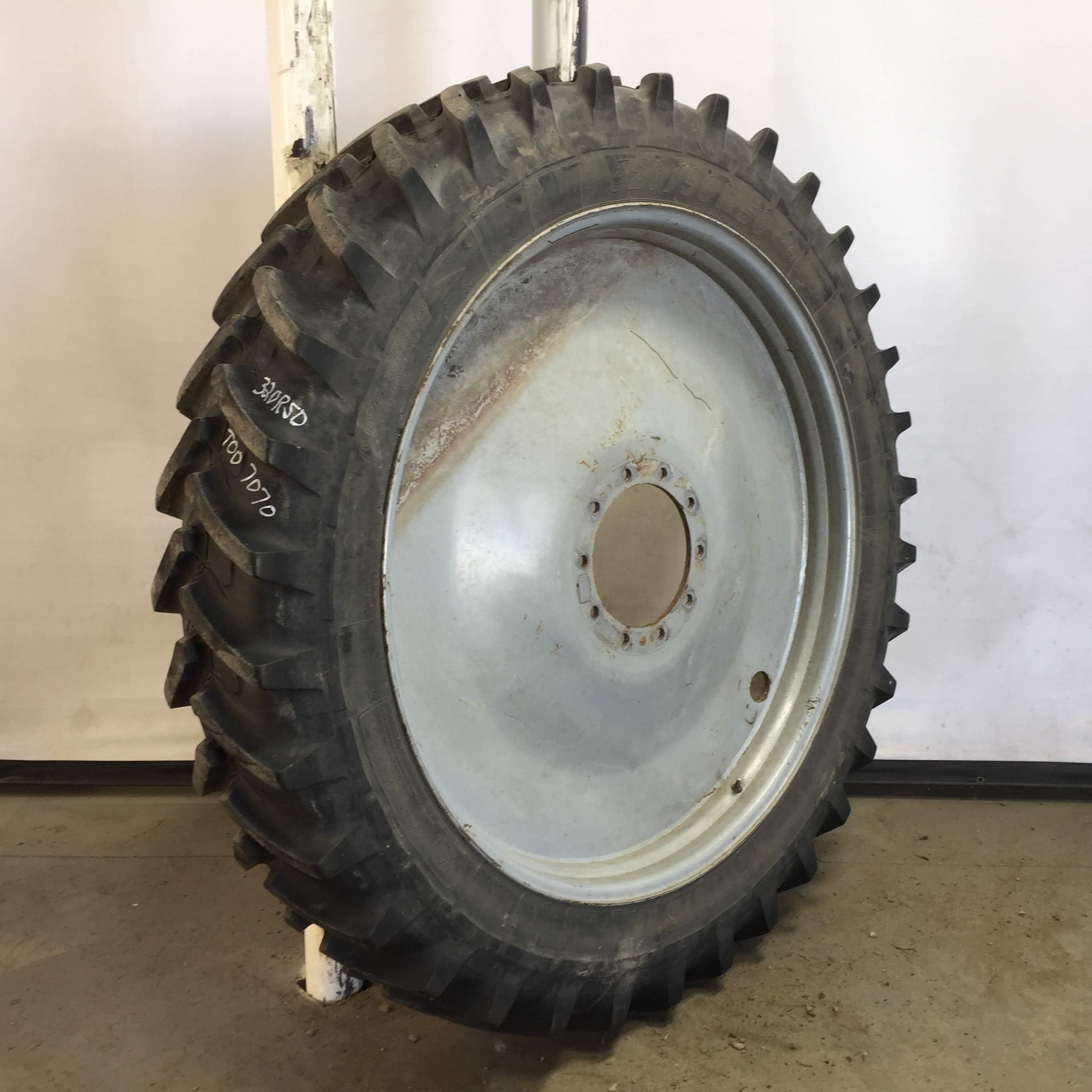 320/90R50 Michelin AgriBib Row Crop R-1W Tire RT007070