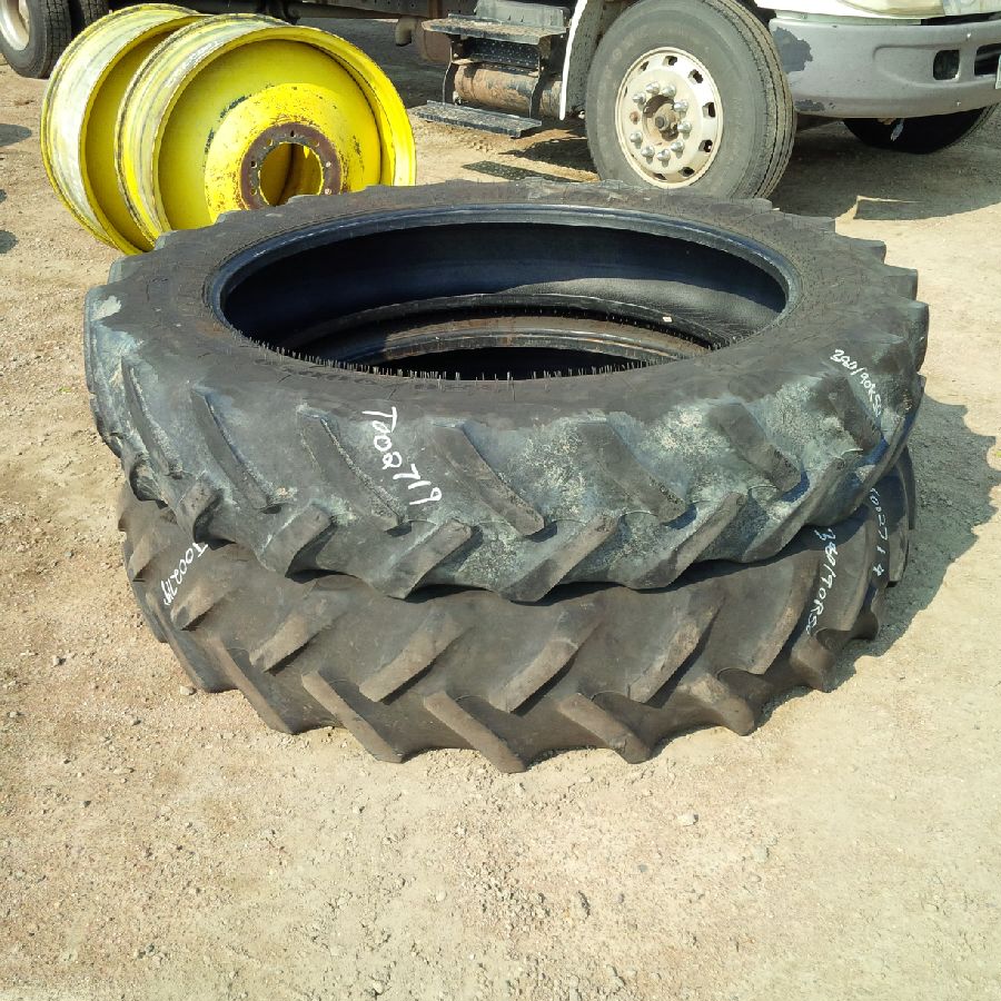 380/90R50 Goodyear Farm DT800 Optitrac R-1W Tire T002719-Z