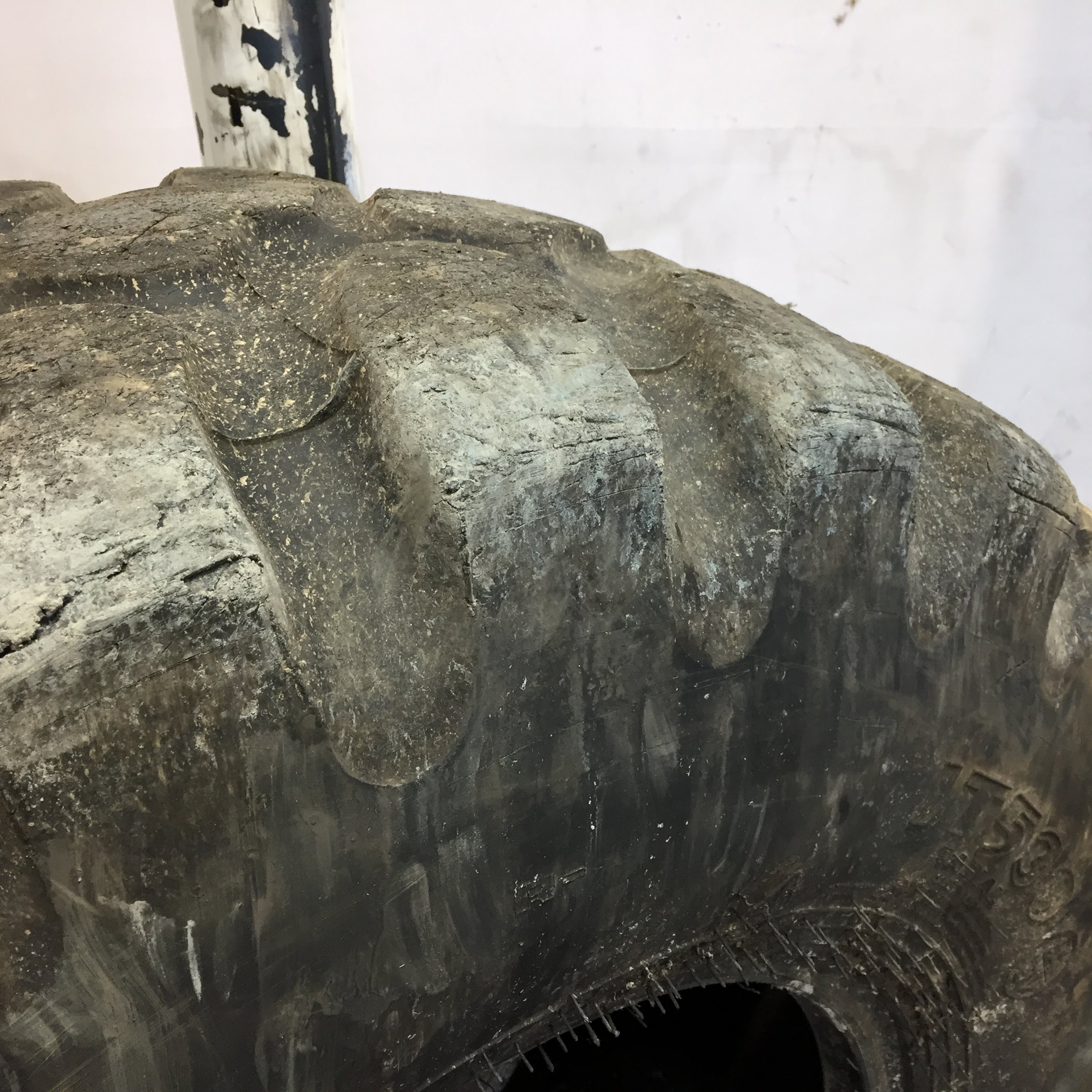 500/70R24 Goodyear Farm Radial IT530 R-4 Tire 007664