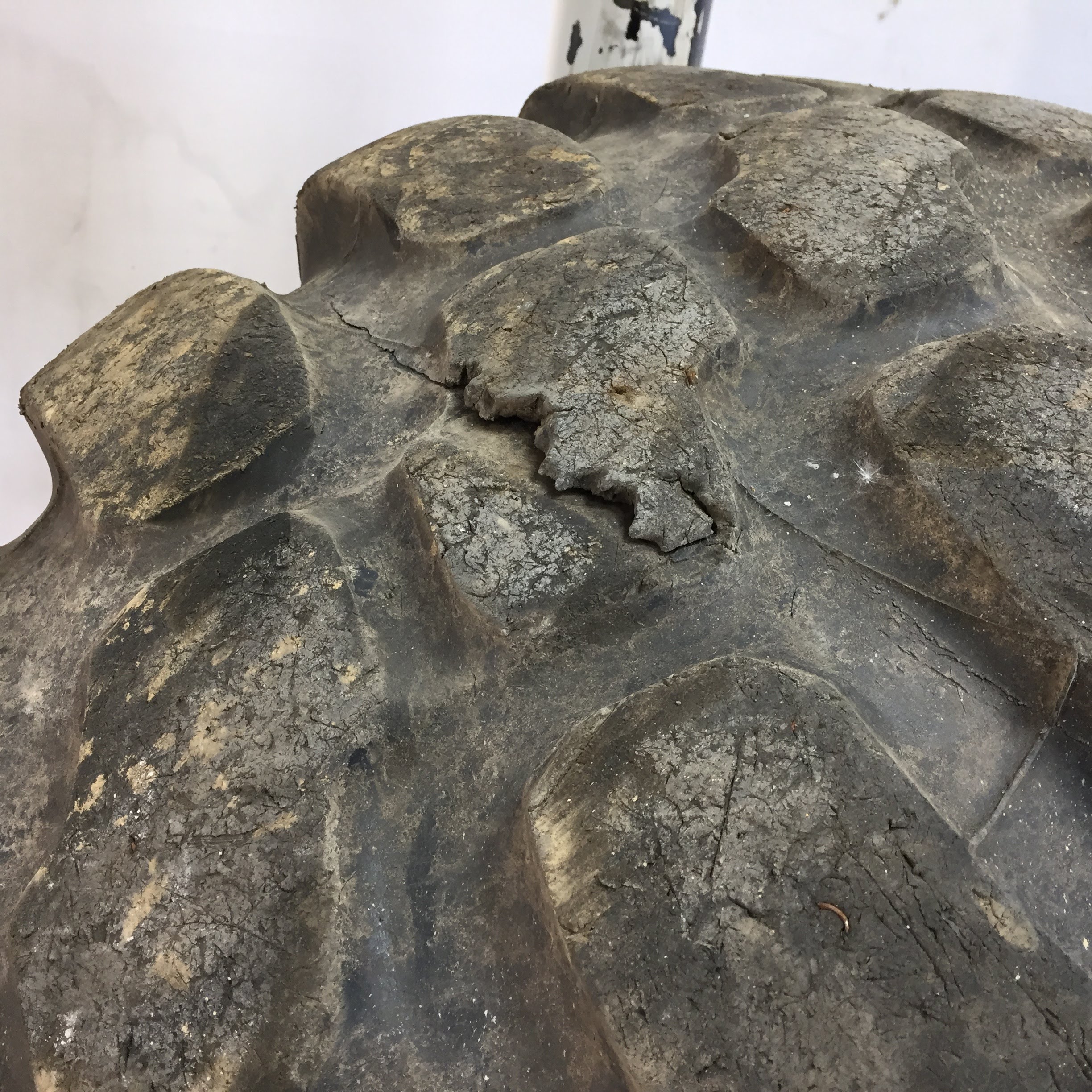 500/70R24 Goodyear Farm Radial IT530 R-4 Tire 007664