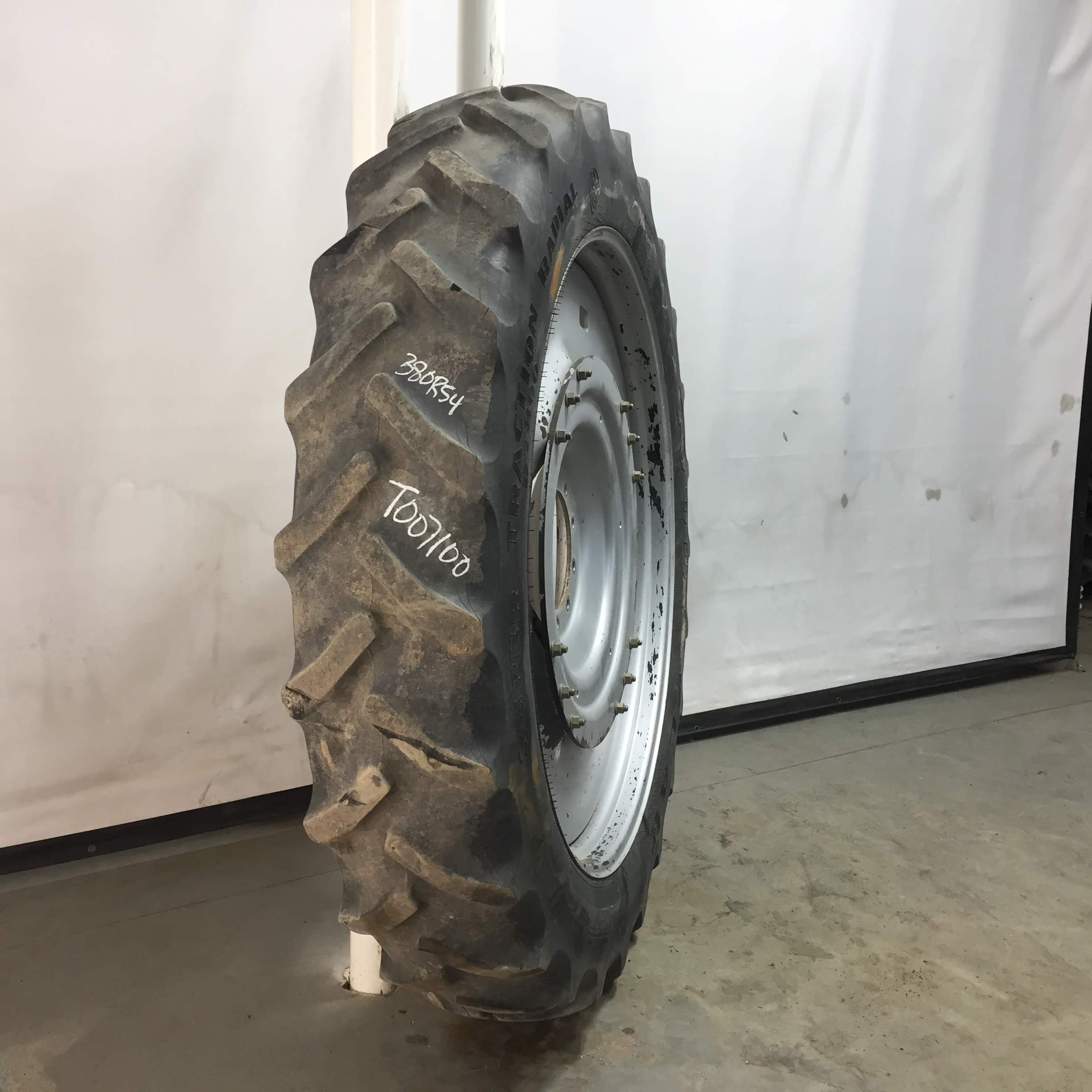 380/90R54 Goodyear Farm DT800 Super Traction R-1W Tire RT007100
