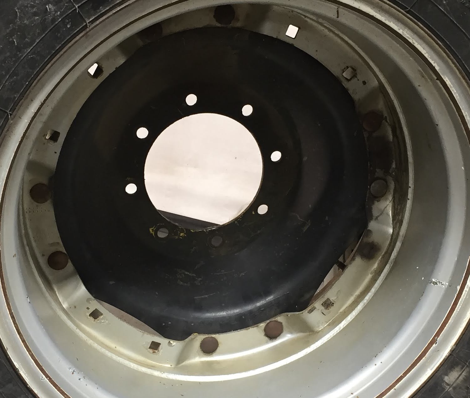 28''-30'' Waffle Wheel (Groups of 2 bolts) Rim Center WT007095CTR