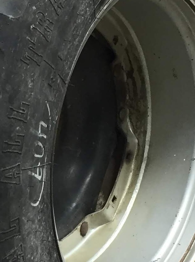 28''-30'' Waffle Wheel (Groups of 2 bolts) Rim Center WT007095CTR