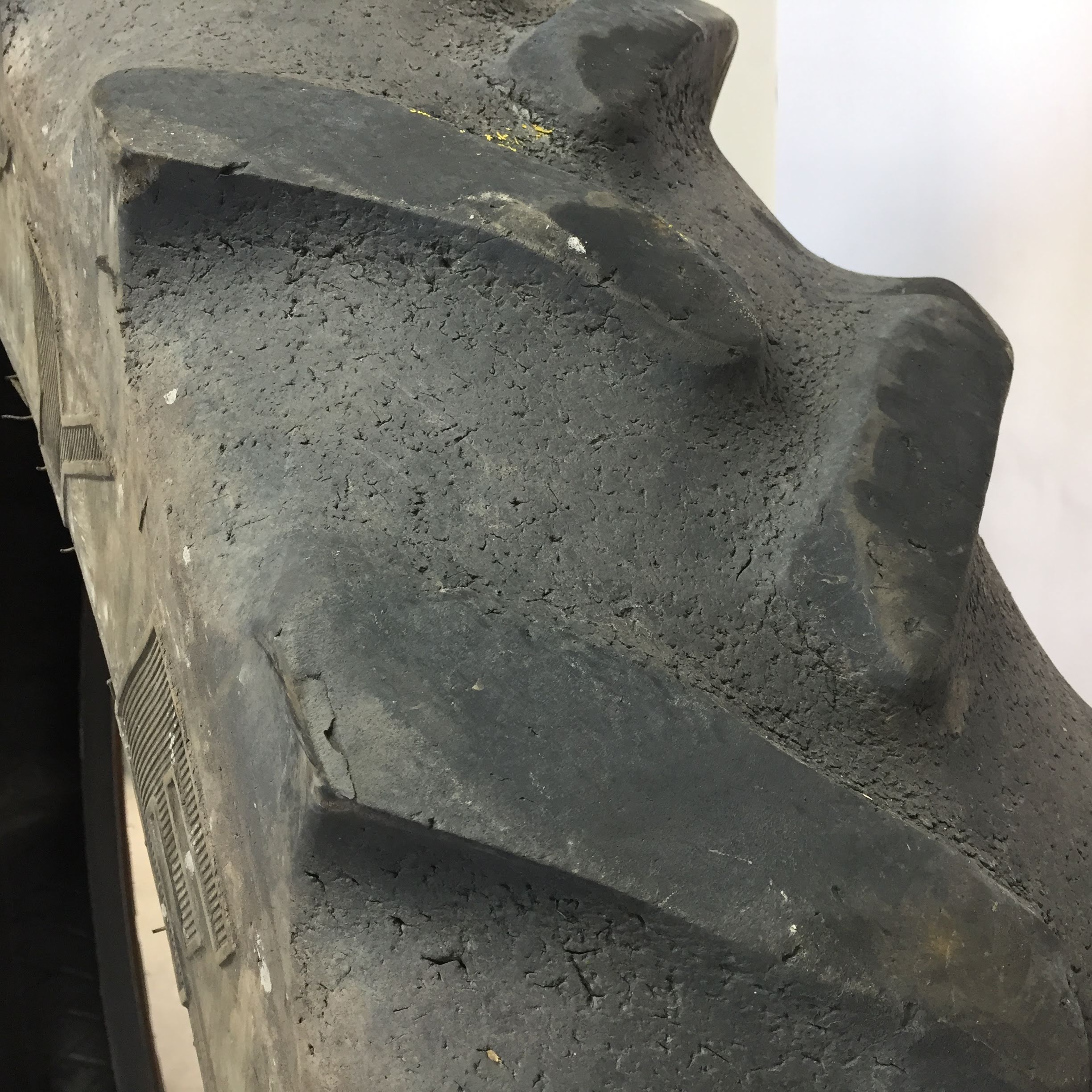 320/90R50 Goodyear Farm DT800 Super Traction R-1W Tire T007090