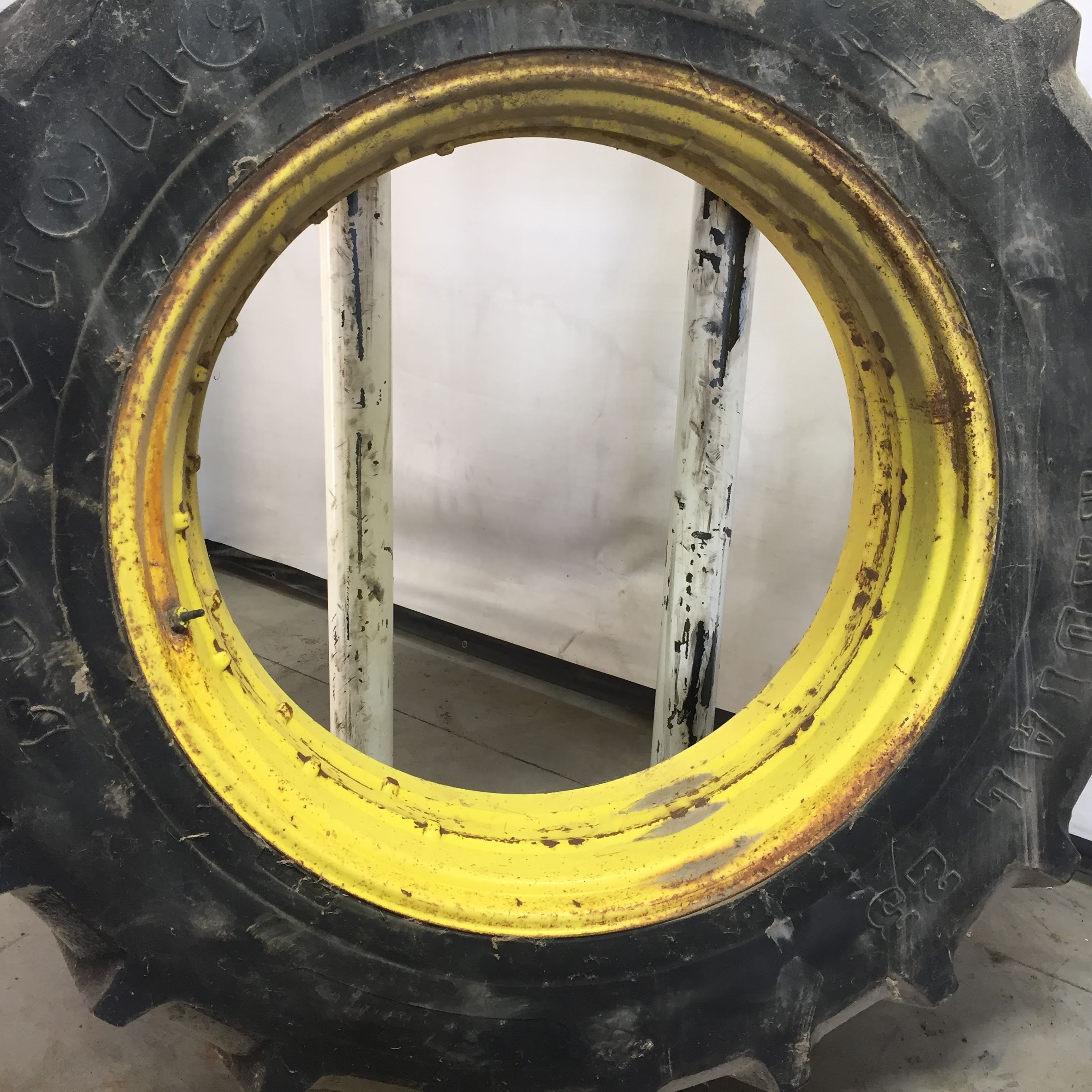 42''D x 16''W Double Bevel 42" Cast Wheel WT007088