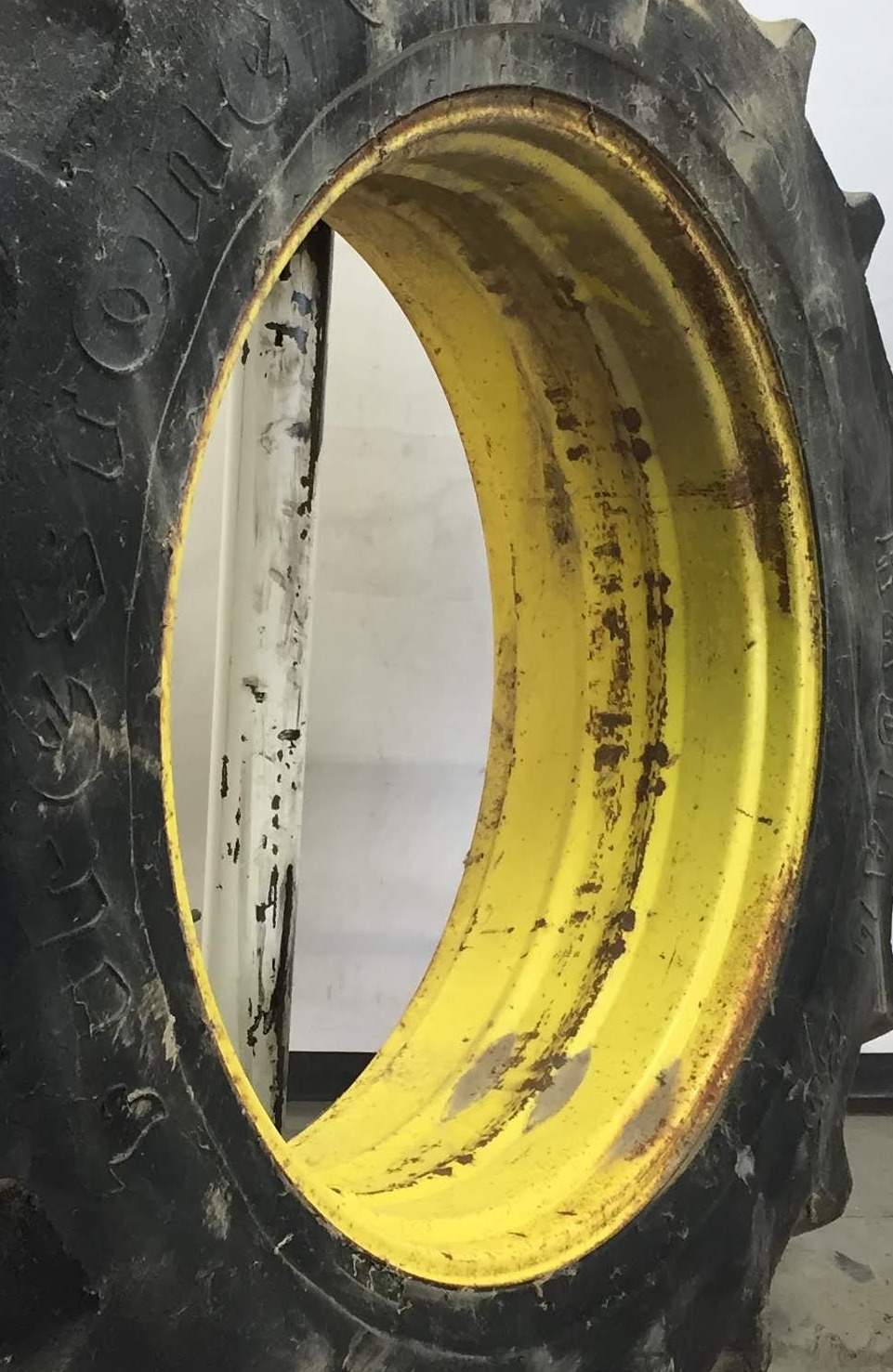 42''D x 16''W Double Bevel 42" Cast Wheel WT007088