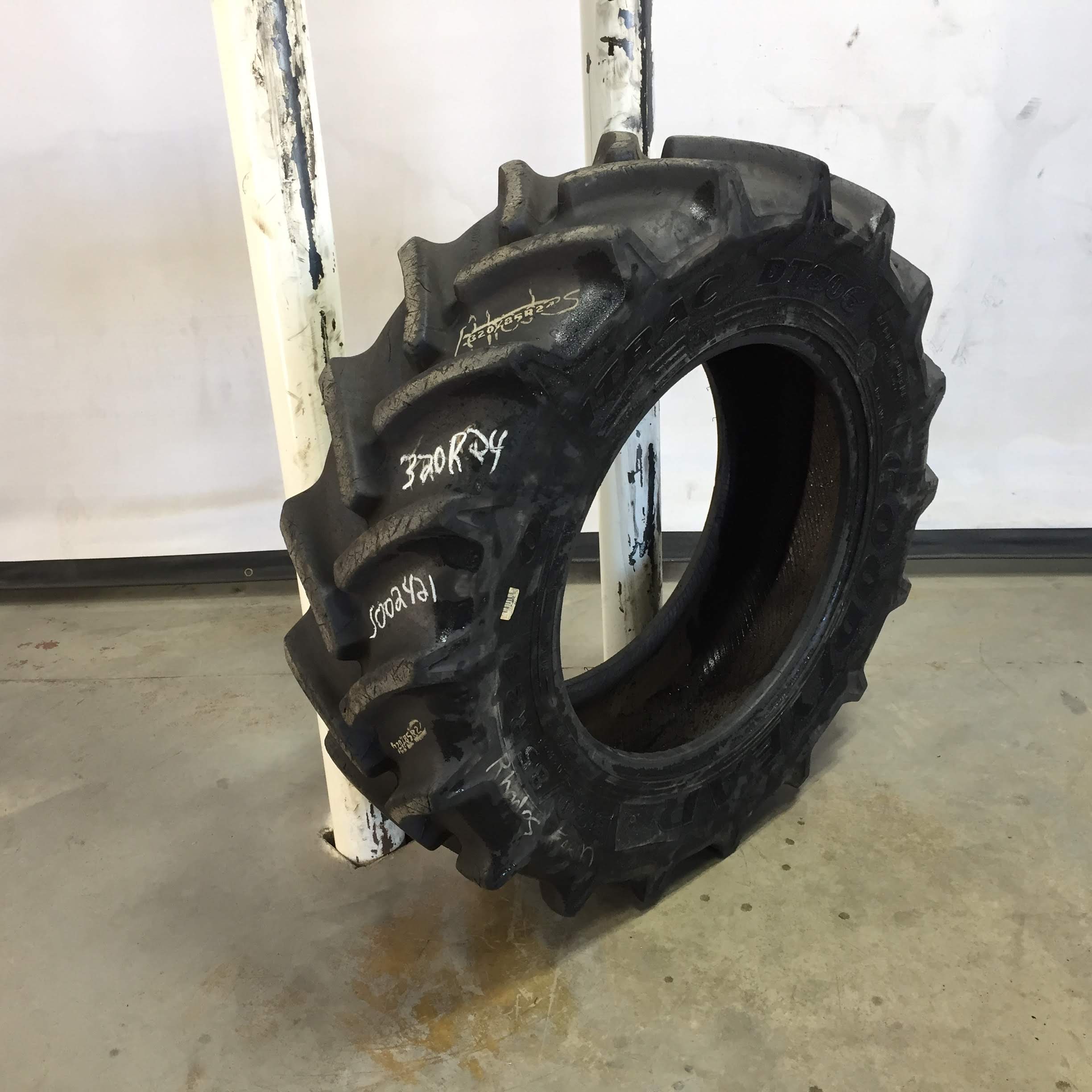 320/85R24 Goodyear Farm Optitrac R-1W Tire S002421