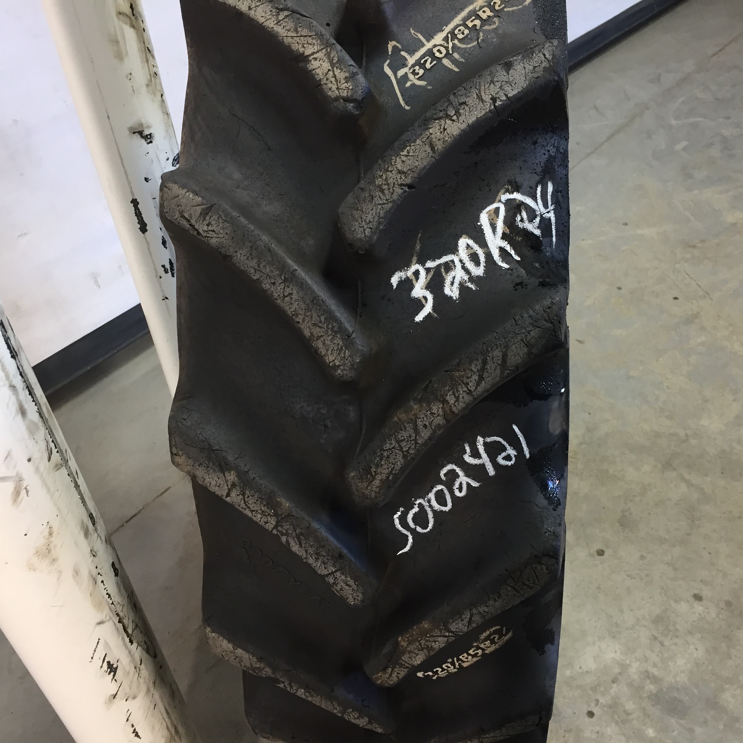 320/85R24 Goodyear Farm Optitrac R-1W Tire S002421