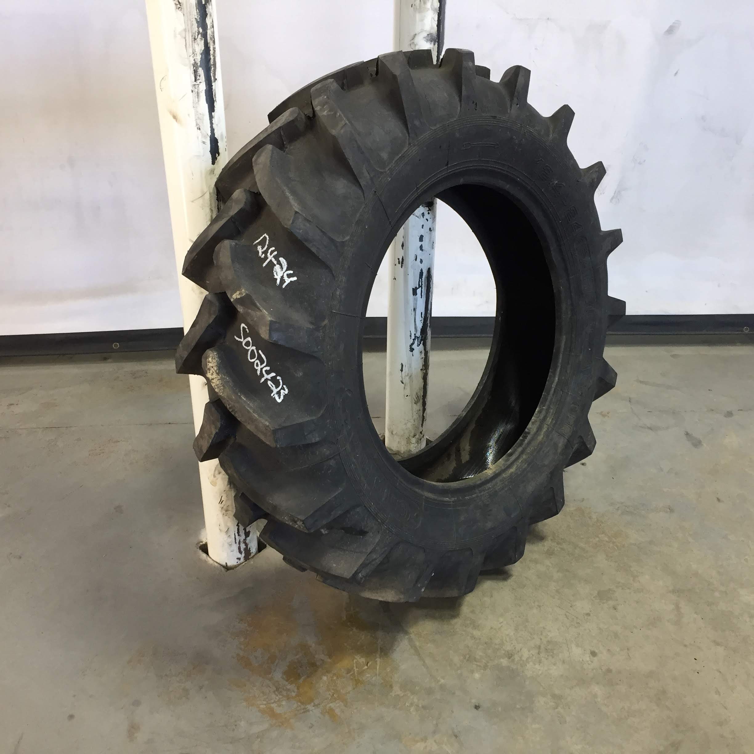 12.4/-24 Continental AS-Farmer R-1 Tire S002423