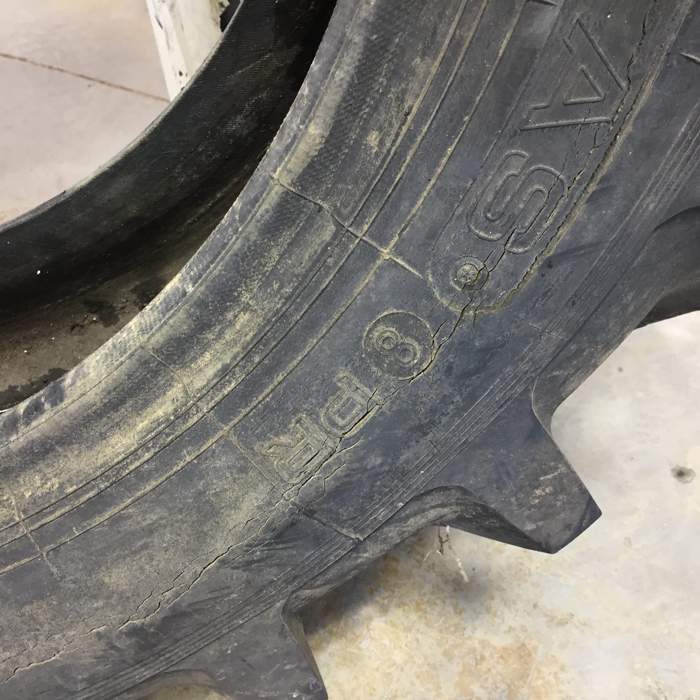 12.4/-24 Continental AS-Farmer R-1 Tire S002423