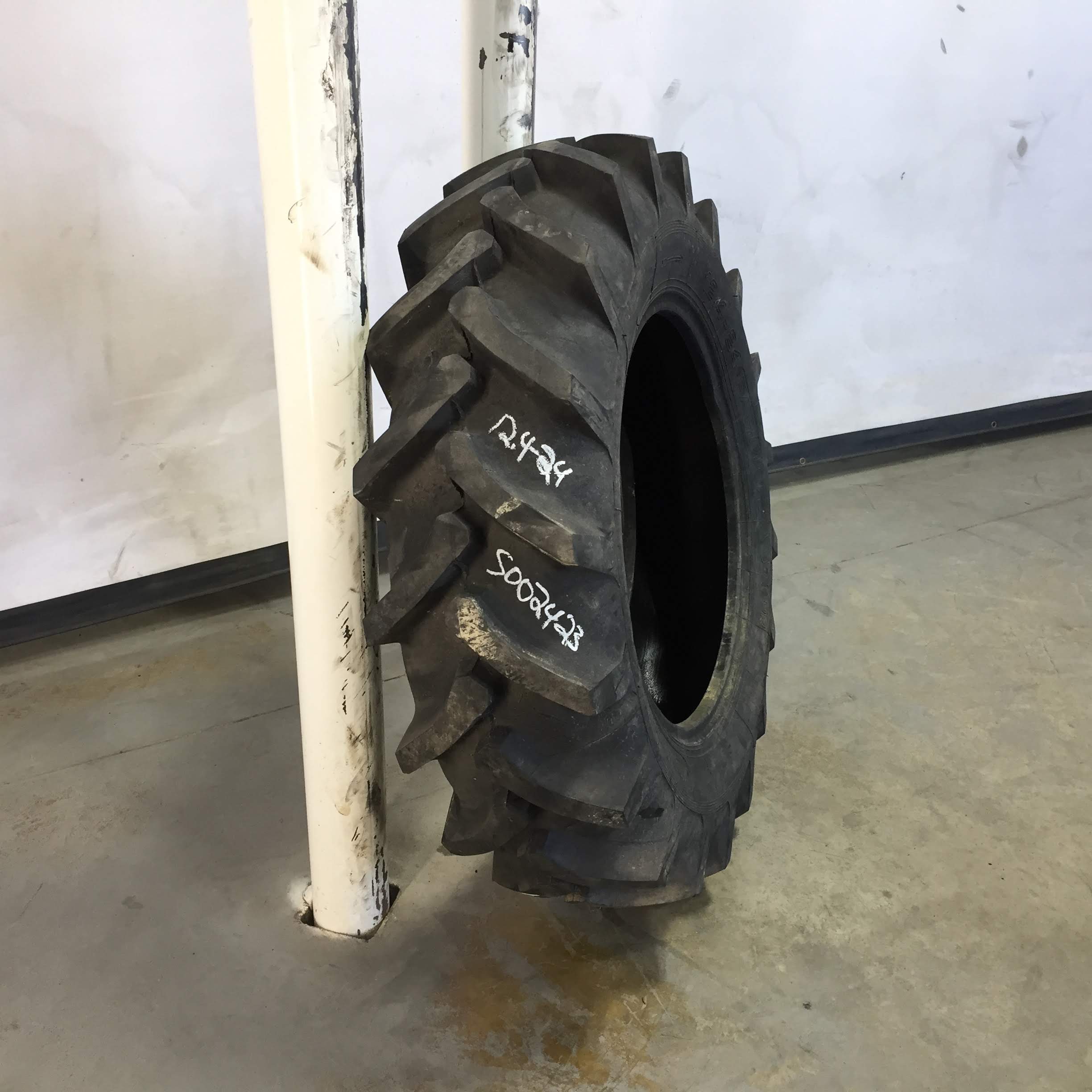 12.4/-24 Continental AS-Farmer R-1 Tire S002423