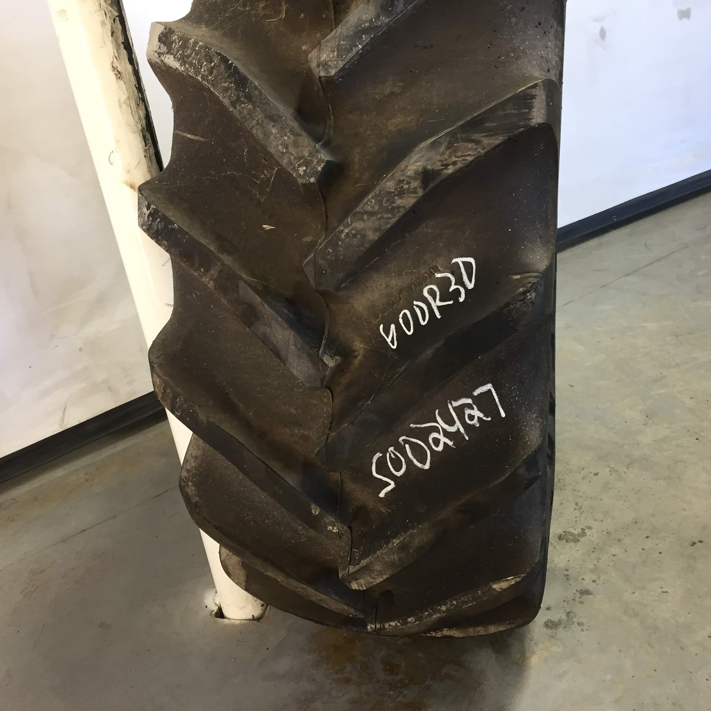 600/70R30 Goodyear Farm DT820 HD Super Traction R-1W Tire S002427