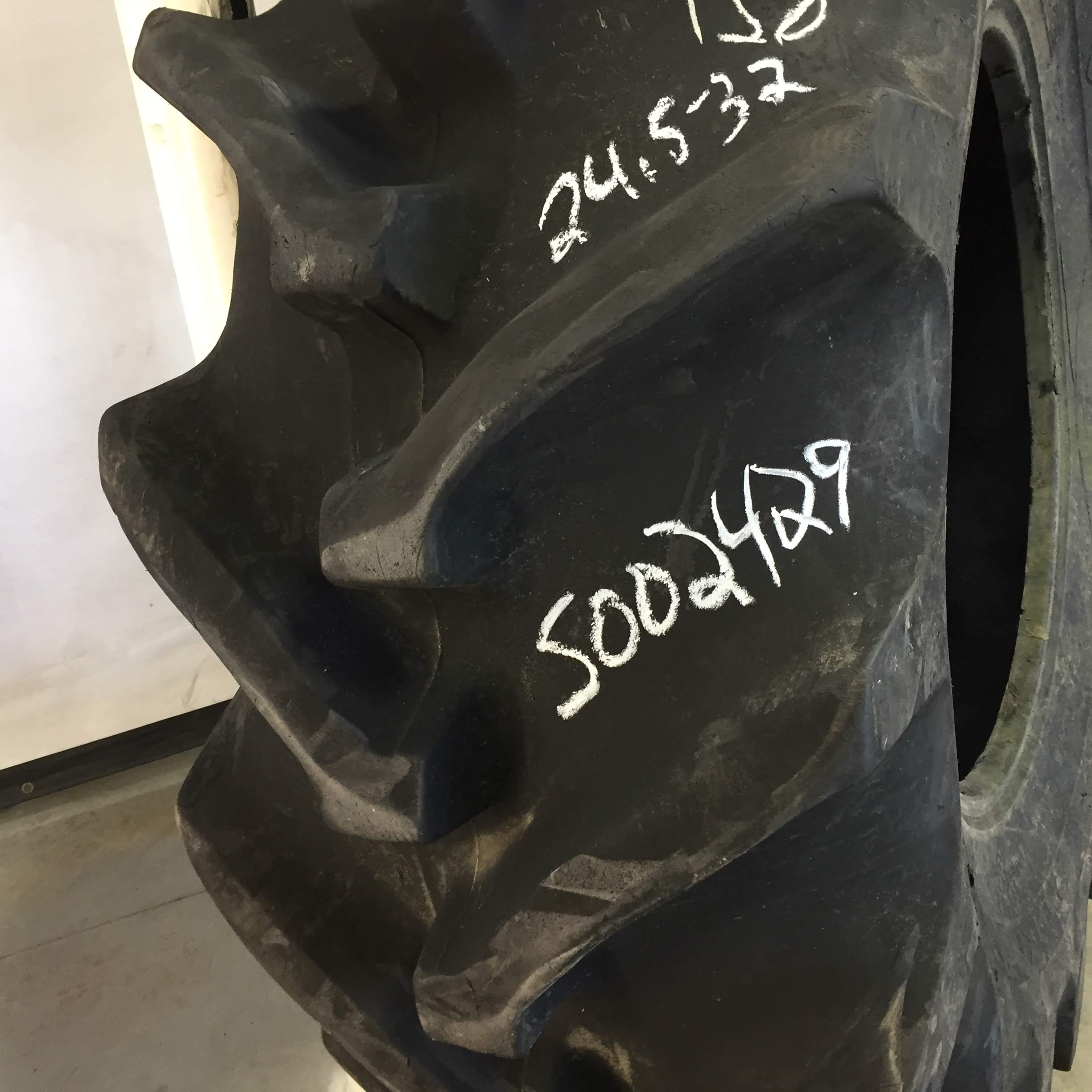 24.5/-32 Goodyear Farm Special Sure Grip TD8 R-2 Tire S002429