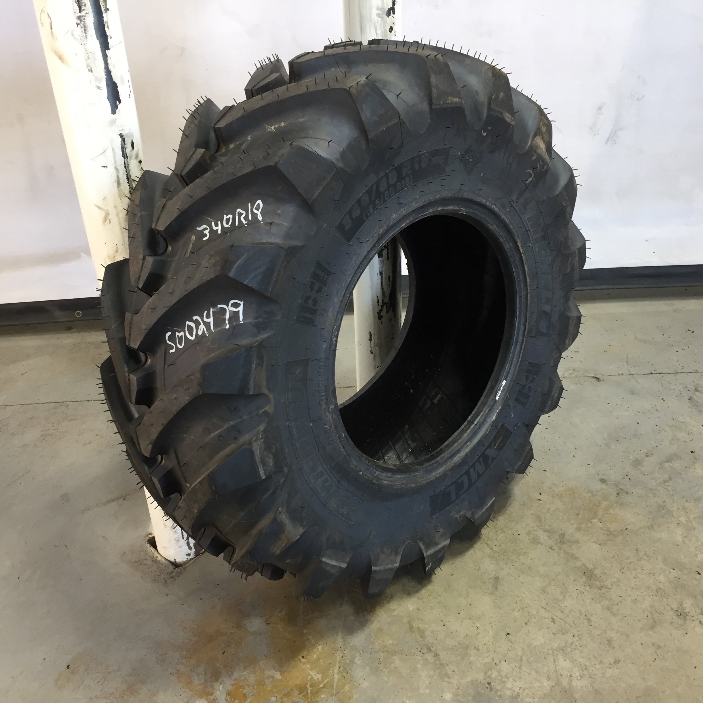 340/80R18 Michelin XMCL R-4 Tire S002479