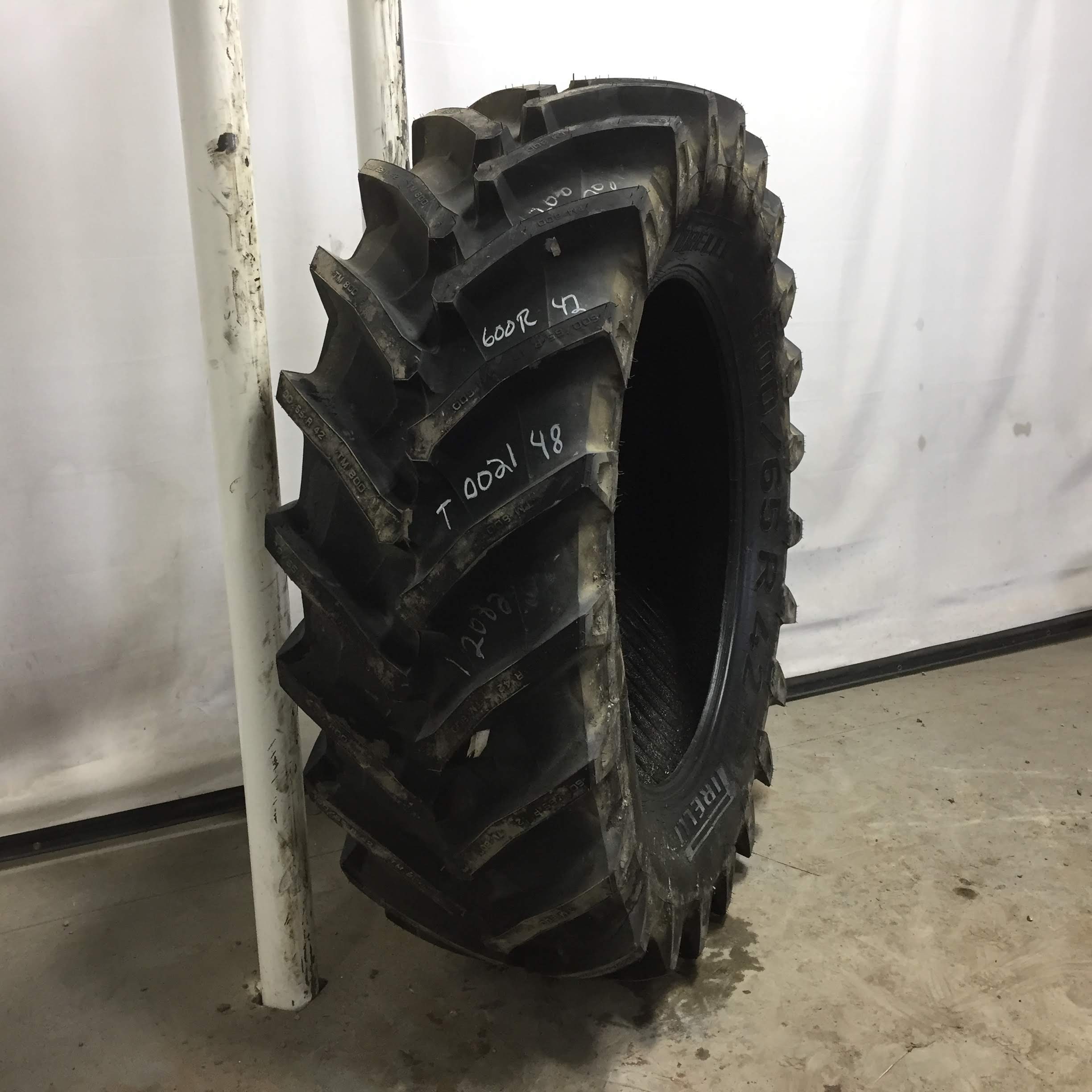 600/65R42 Pirelli TM800 R-1W Tire S002148