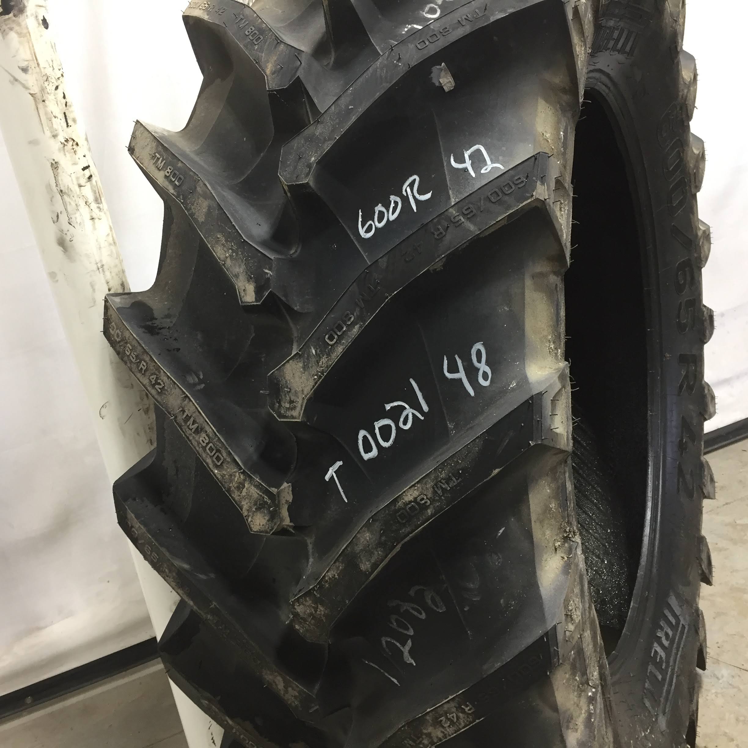 600/65R42 Pirelli TM800 R-1W Tire S002148