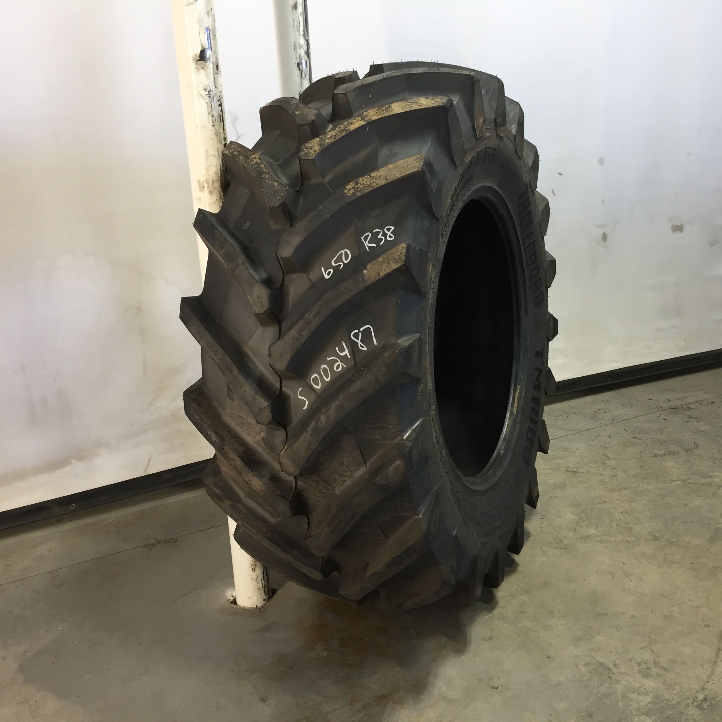 650/60R34 Trelleborg TM1000 High Power R-1W Tire S002487