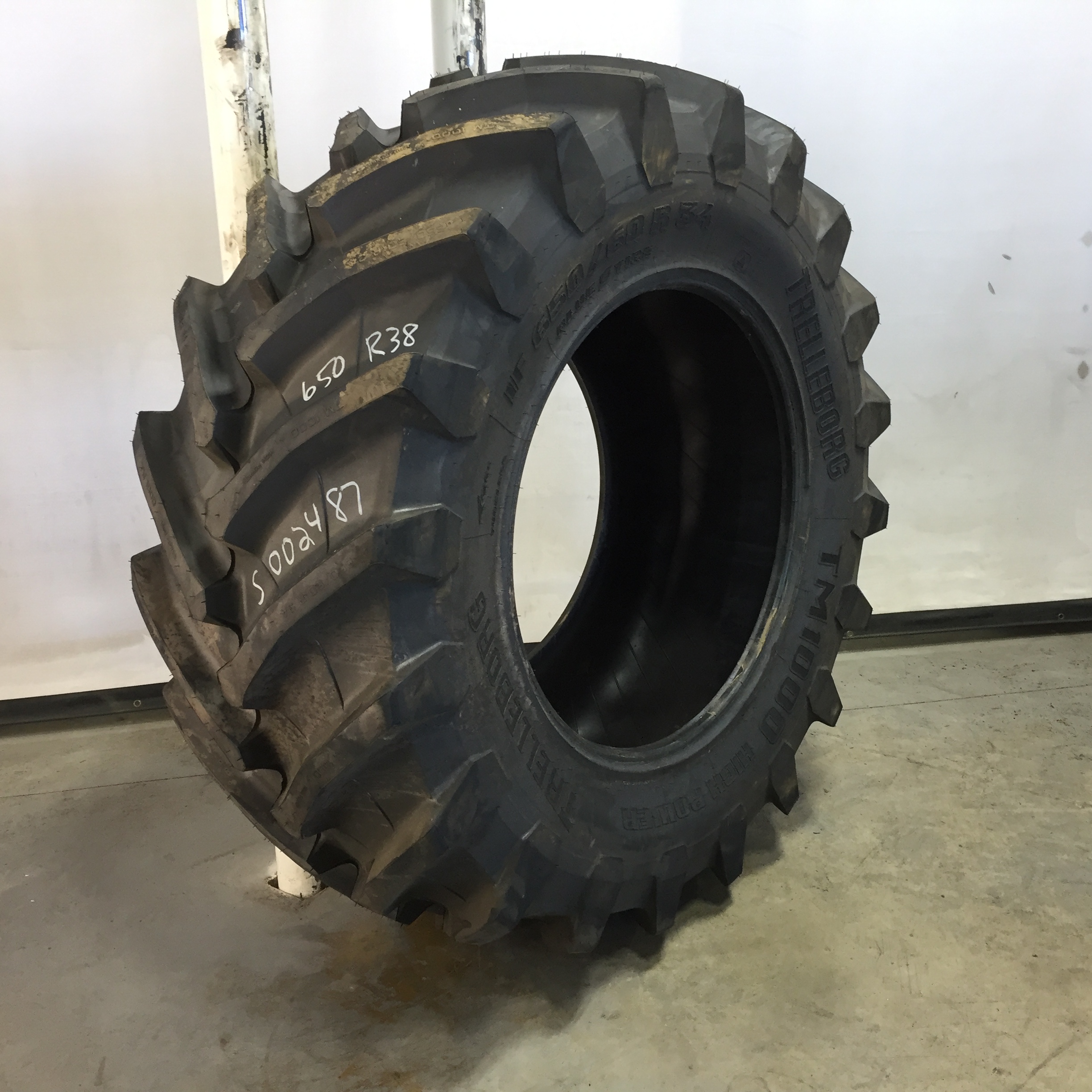 650/60R34 Trelleborg TM1000 High Power R-1W Tire S002487