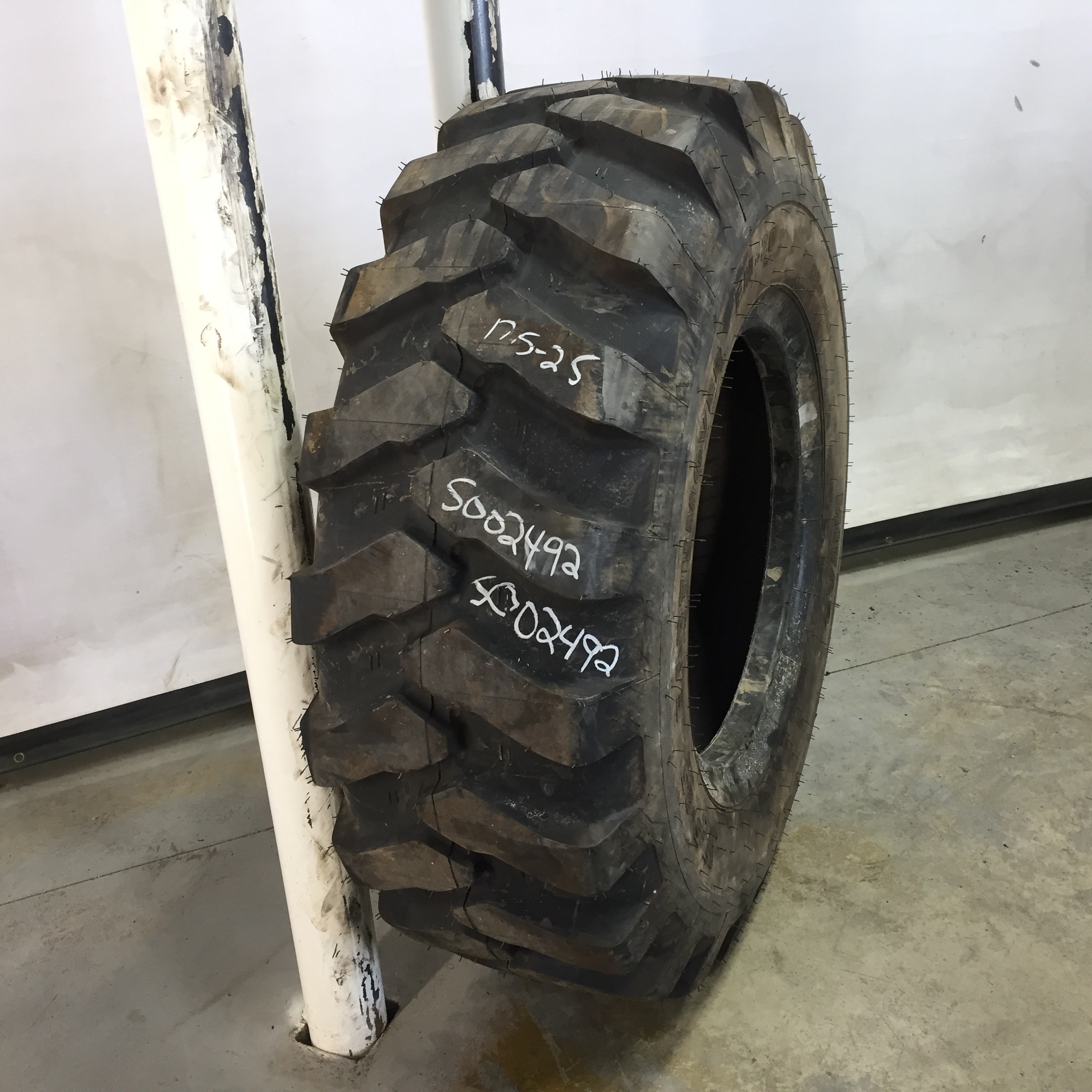 17.5/-25 Mitas EM-20 T-4 L-2 Tire S002492