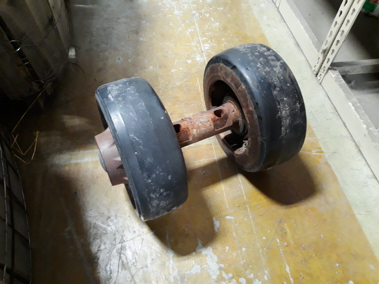 Mid-Roller Bogie Wheel 7477-USED
