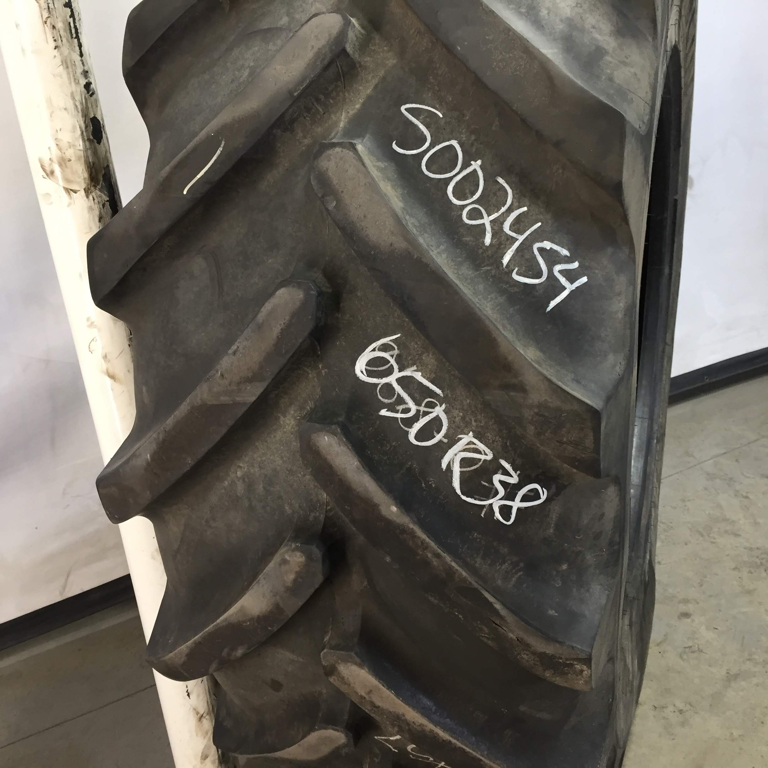 650/75R38 Michelin MachXBib R-1W Tire S002454