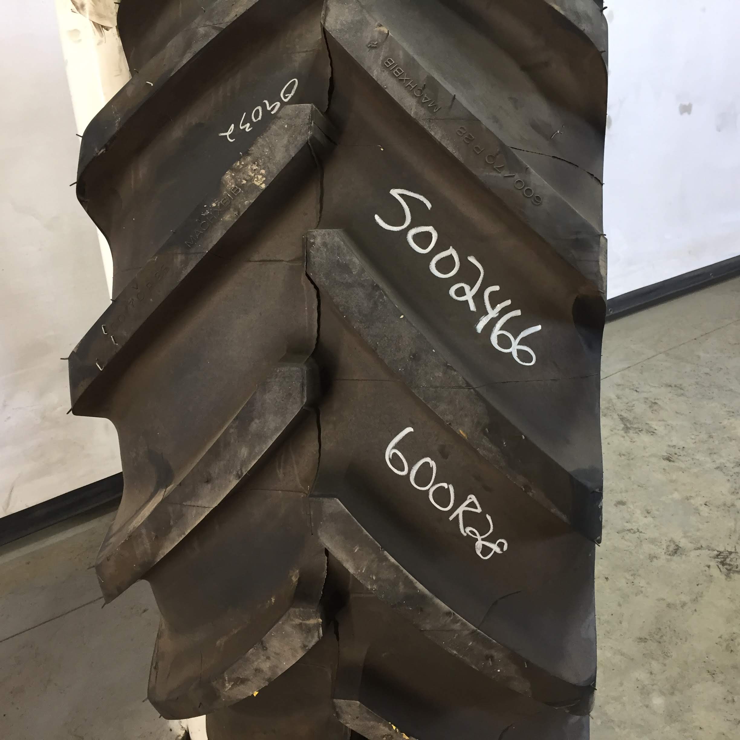 600/70R28 Michelin MachXBib R-1W Tire S002466