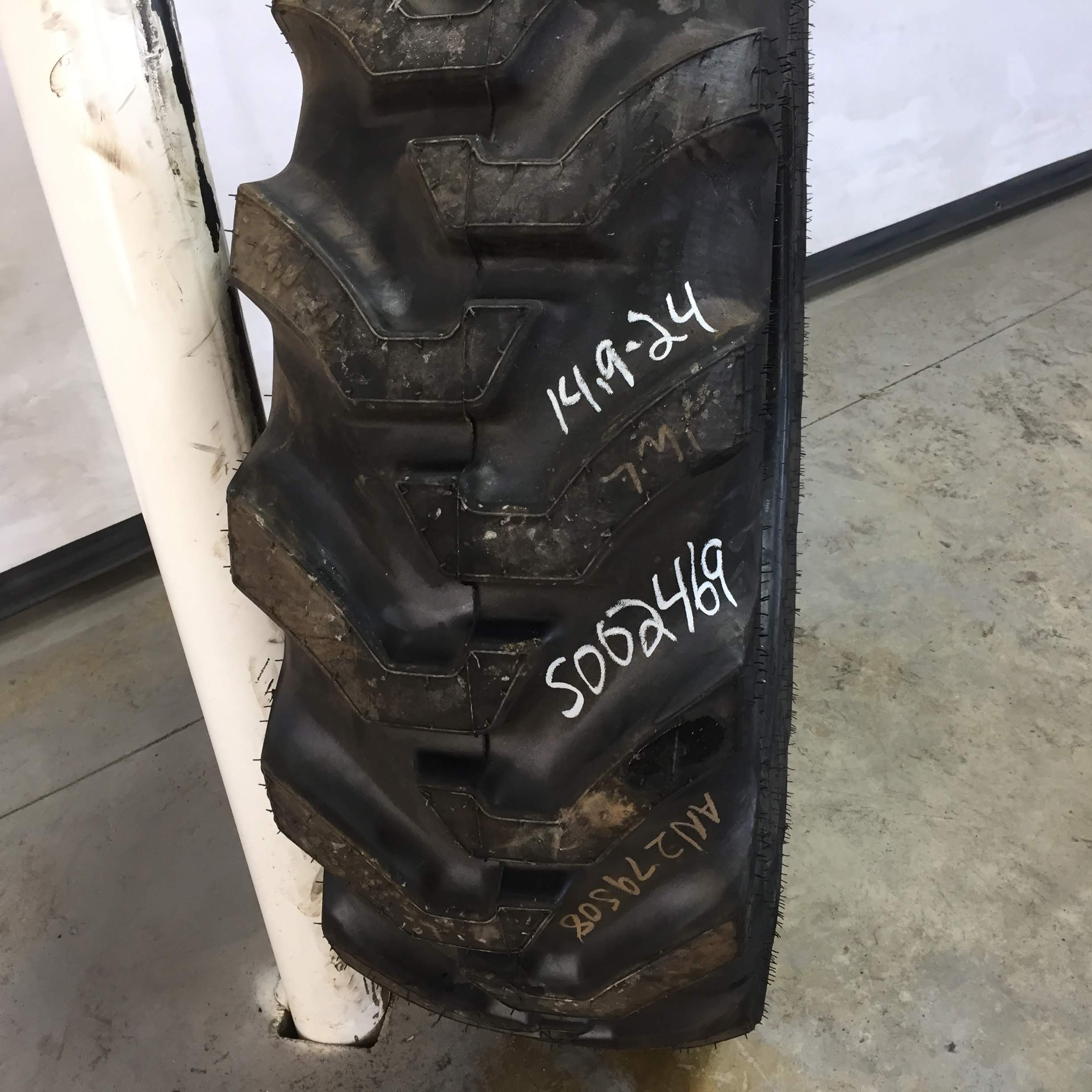 14.9/-24 Firestone All Traction Utility R-4 Tire S002469