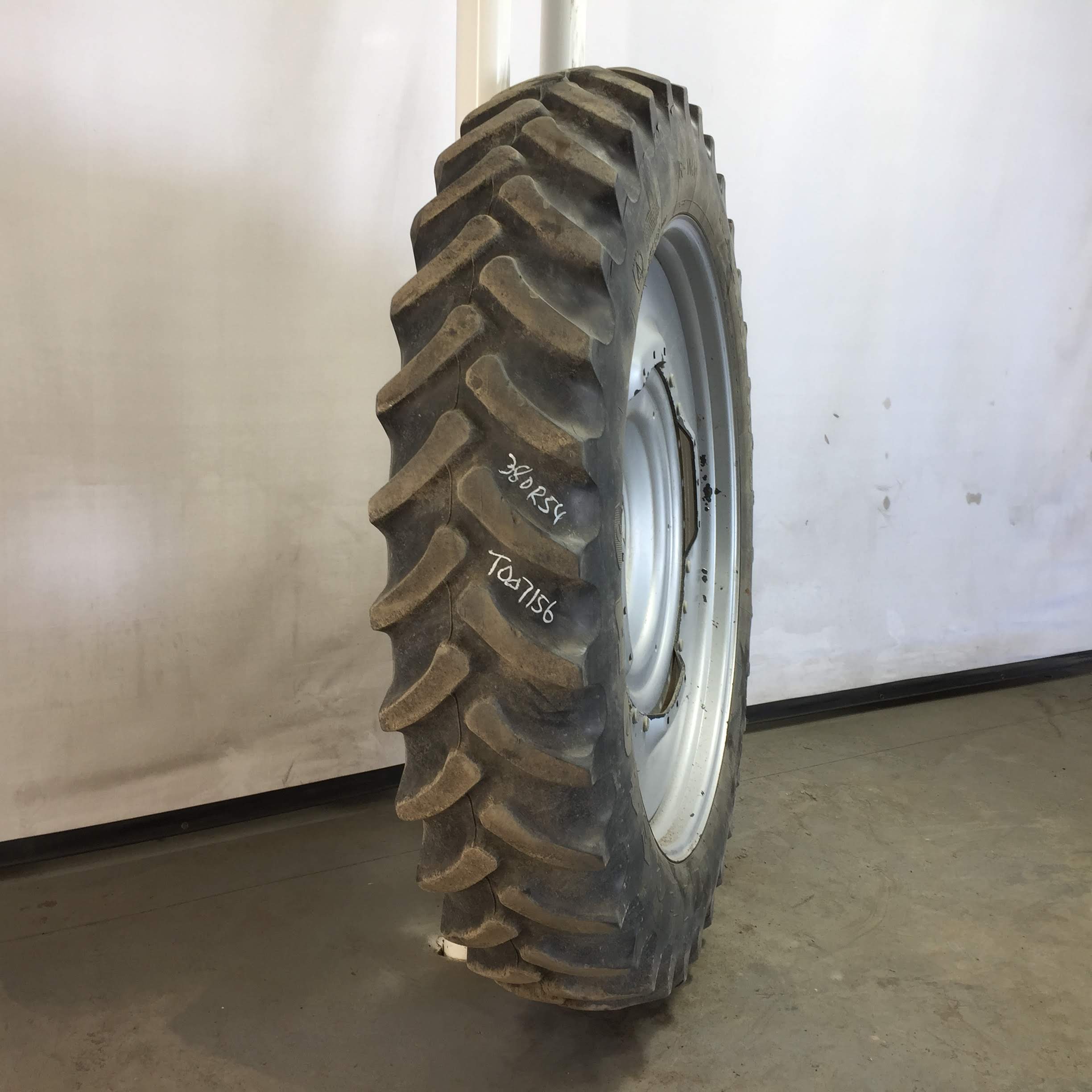 380/90R54 Firestone Radial 9000 R-1W Waffle Wheel (Groups of 3 bolts) Tire-Wheel Assembly T007156