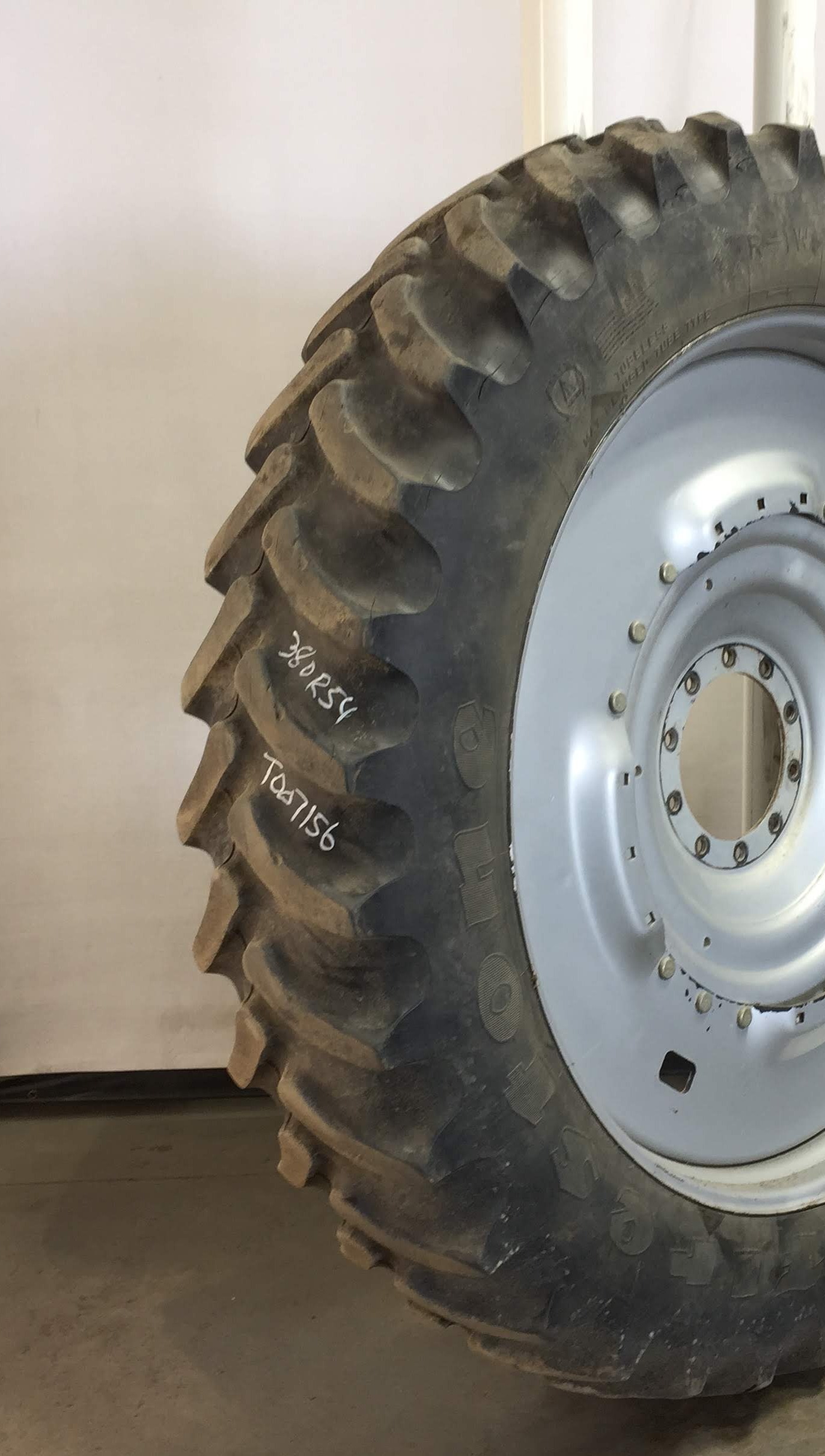 380/90R54 Firestone Radial 9000 R-1W Tire RT007156