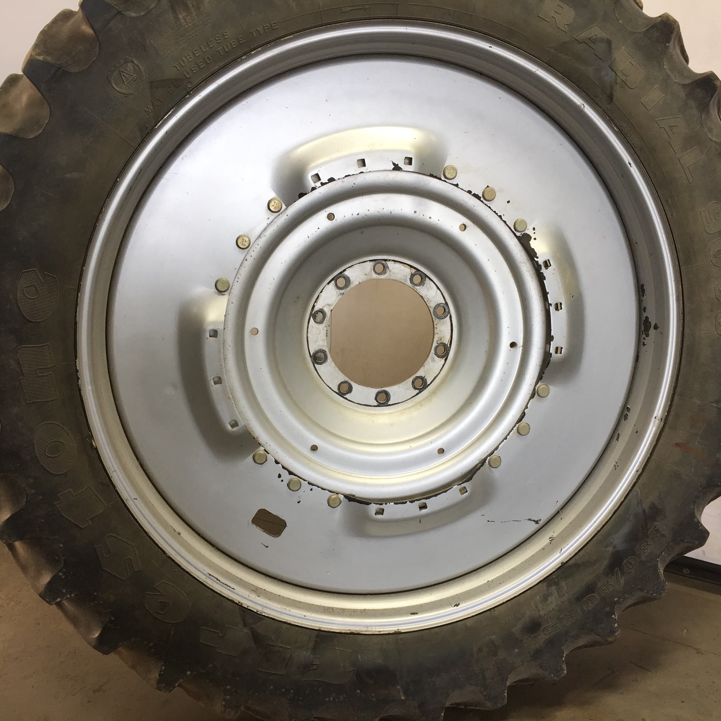 380/90R54 Firestone Radial 9000 R-1W Waffle Wheel (Groups of 3 bolts) Tire-Wheel Assembly T007156