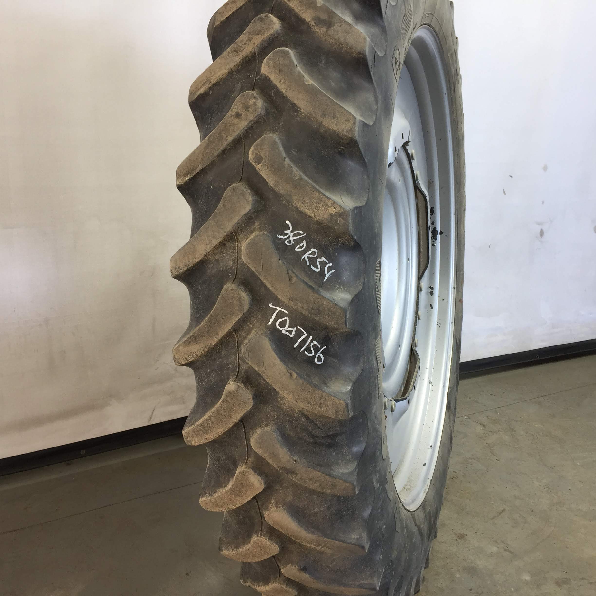 380/90R54 Firestone Radial 9000 R-1W Tire RT007156