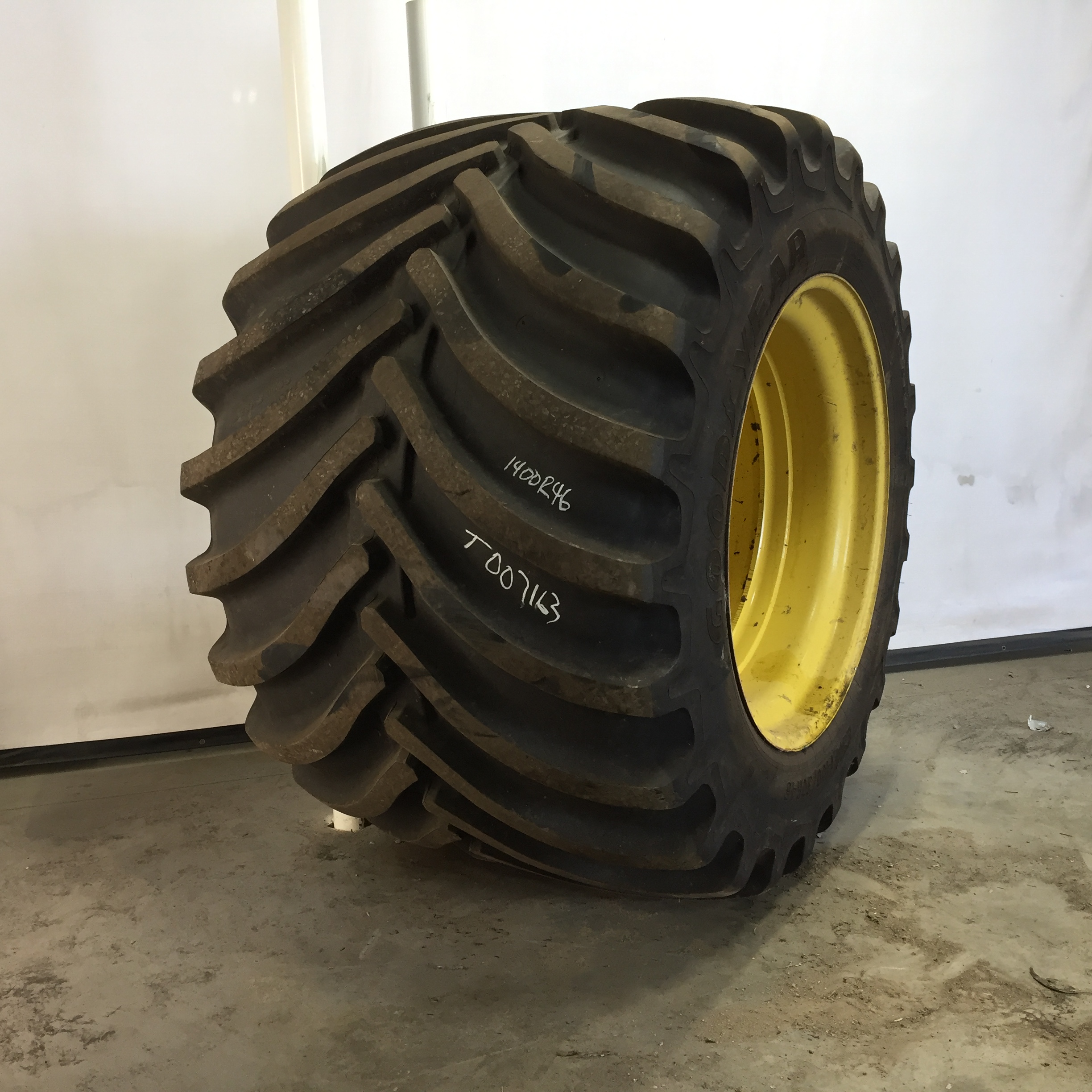 1400/30R46 Goodyear Farm Optitrac R-1W Tire RT007163