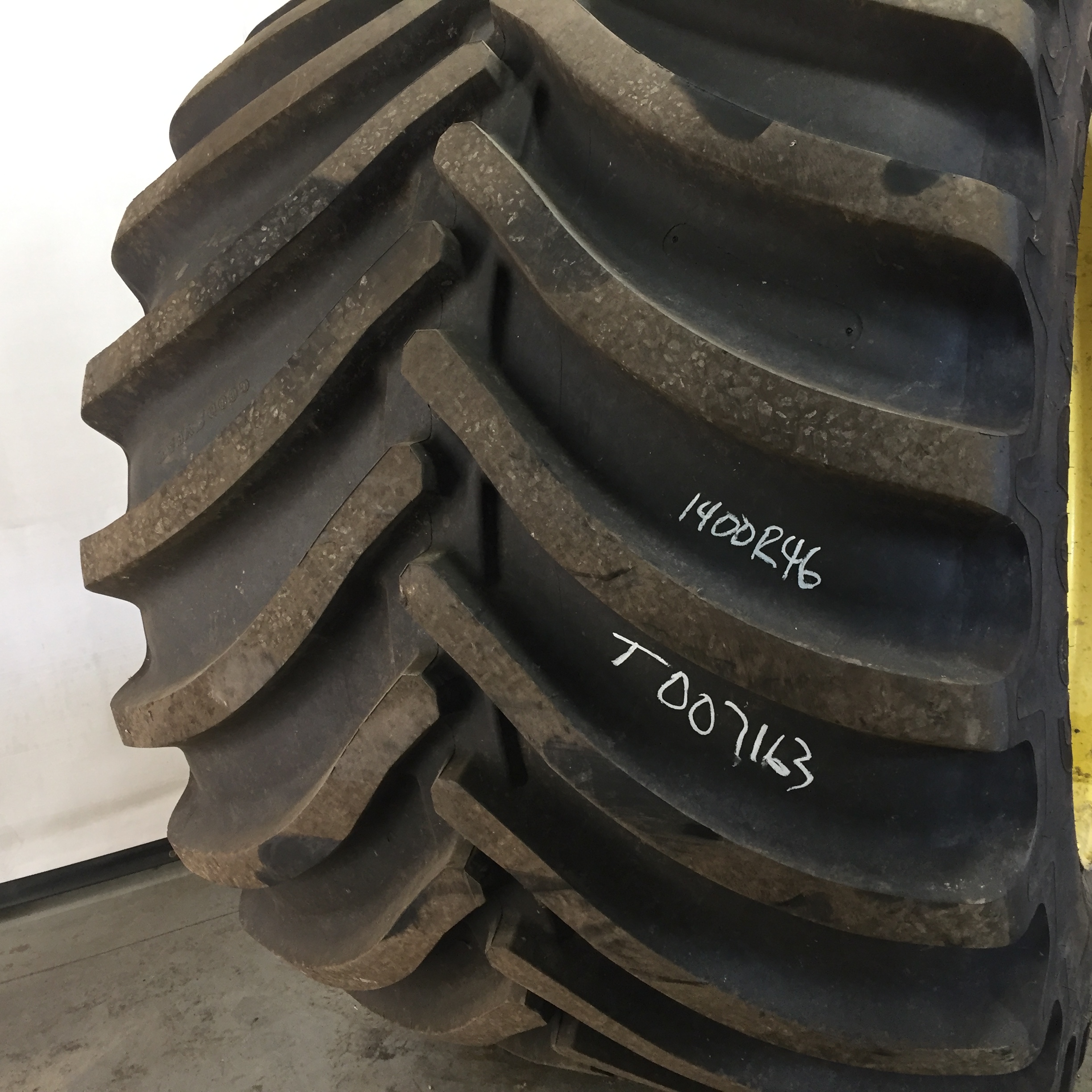 1400/30R46 Goodyear Farm Optitrac R-1W Tire-Wheel Assembly T007163