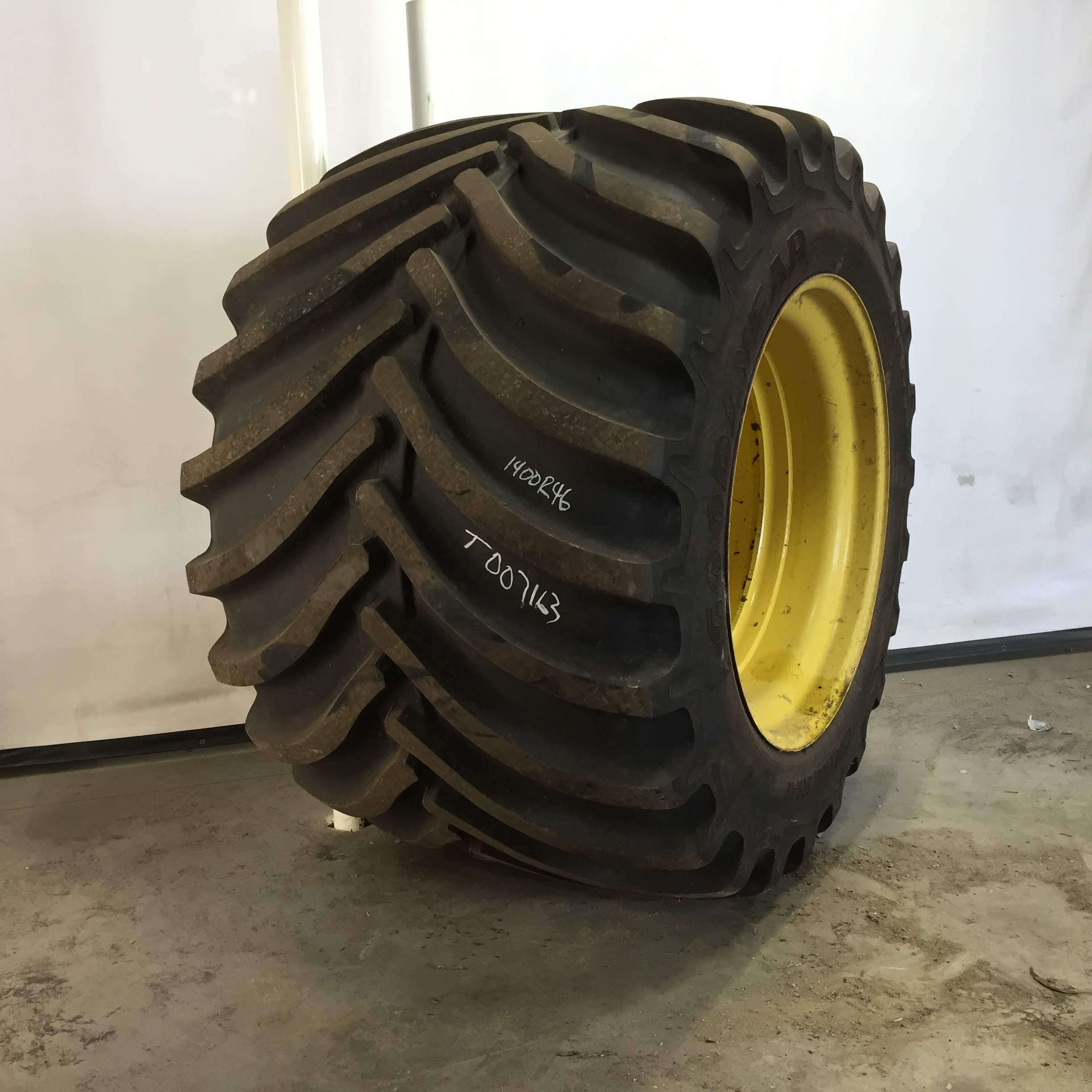 1400/30R46 Goodyear Farm Optitrac R-1W Tire RT007163